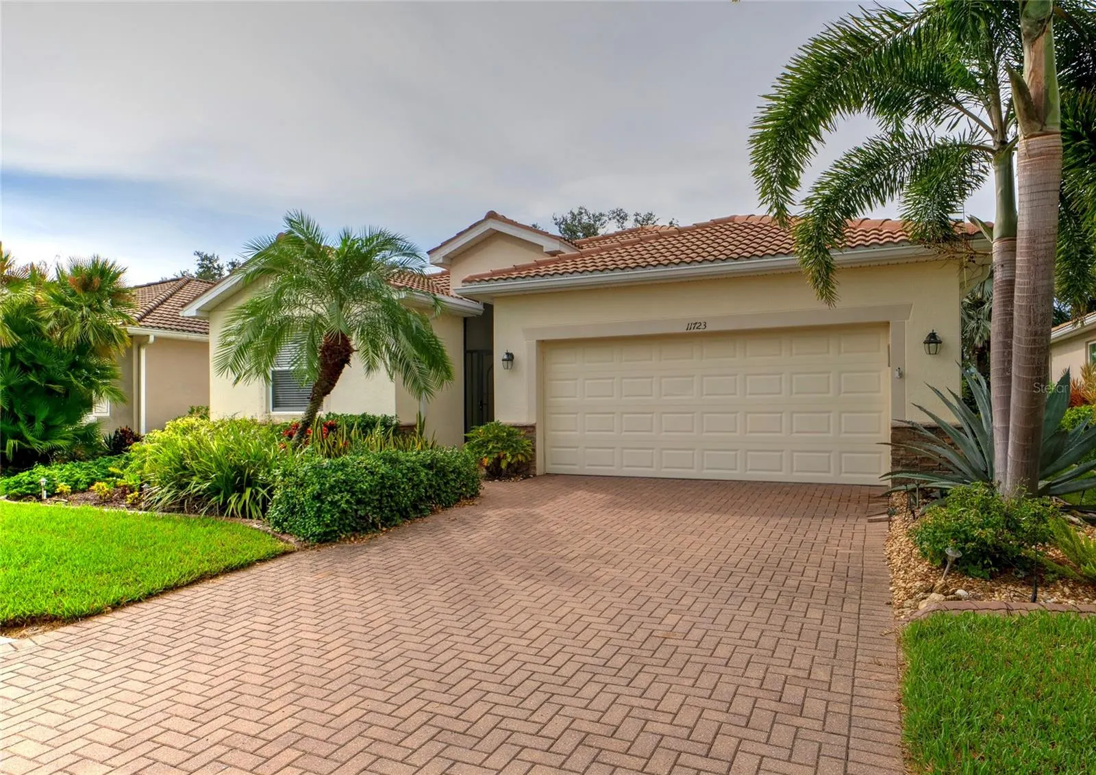 11723 BREADFRUIT LN