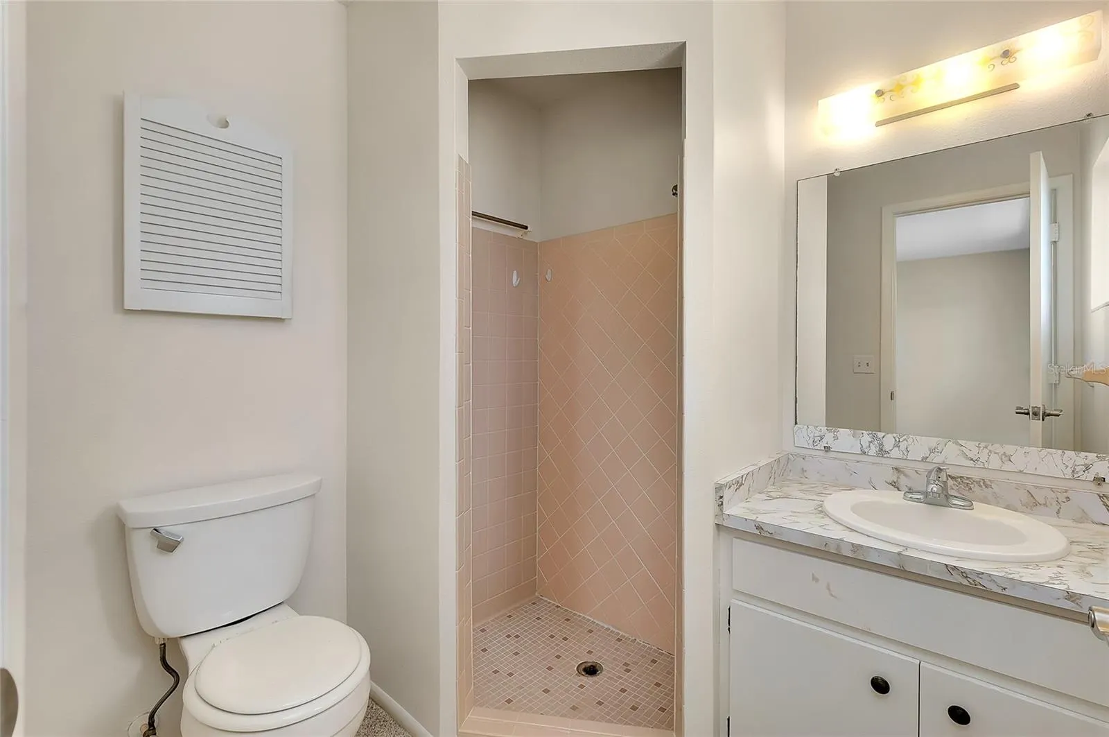 370 CIRCLEWOOD DR #E1-4, #E1-4