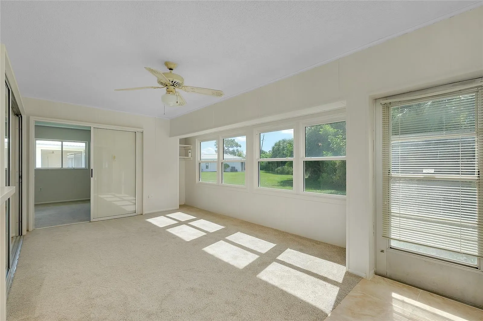 370 CIRCLEWOOD DR #E1-4, #E1-4