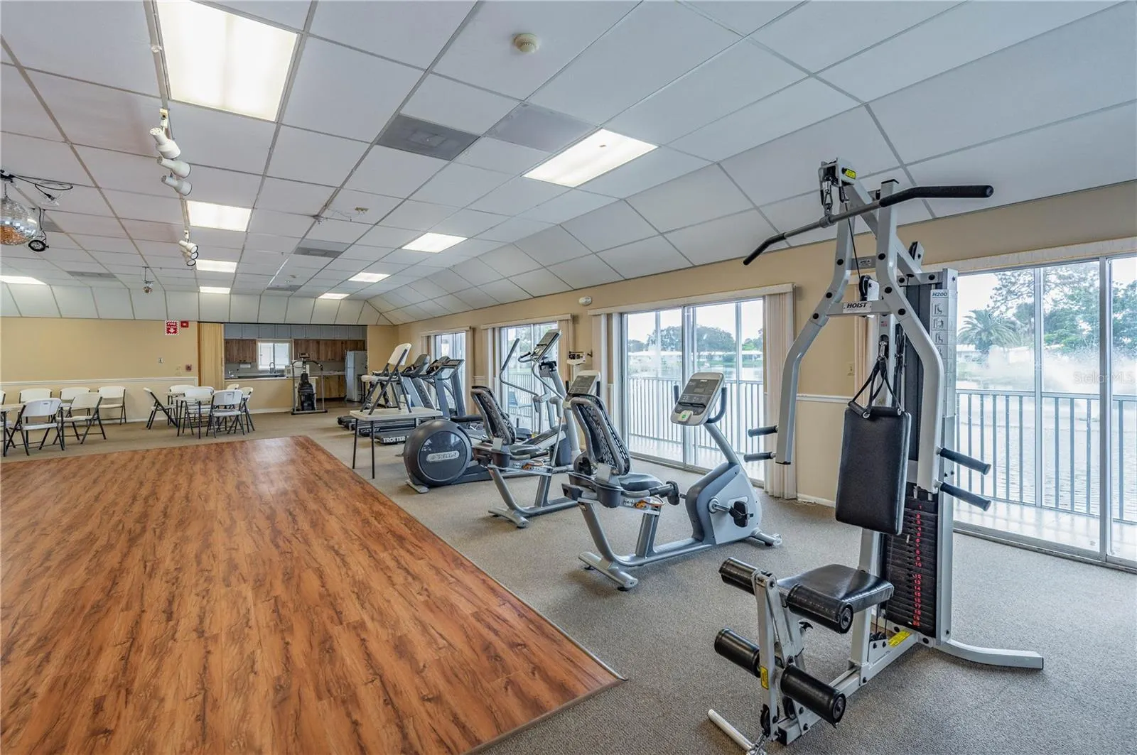 370 CIRCLEWOOD DR #E1-4, #E1-4