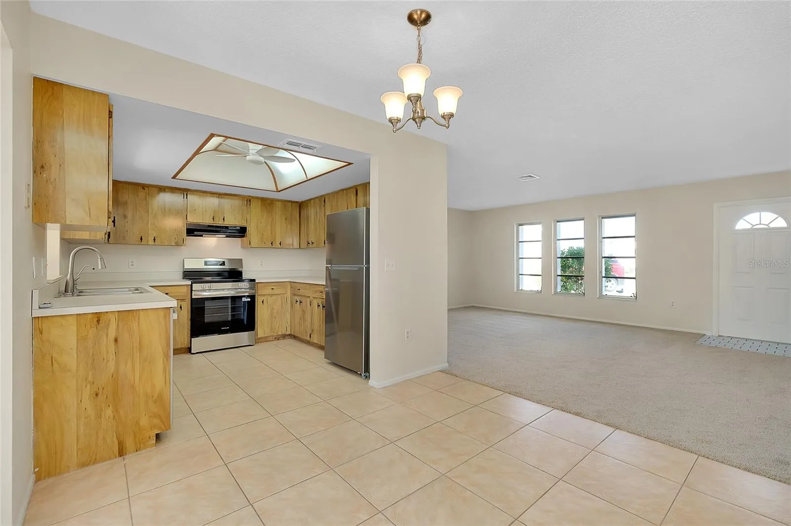 370 CIRCLEWOOD DR #E1-4, #E1-4