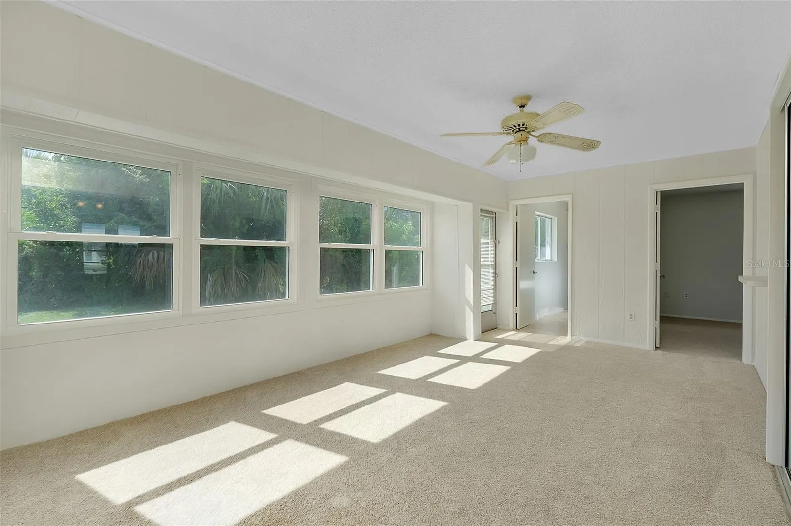 370 CIRCLEWOOD DR #E1-4, #E1-4