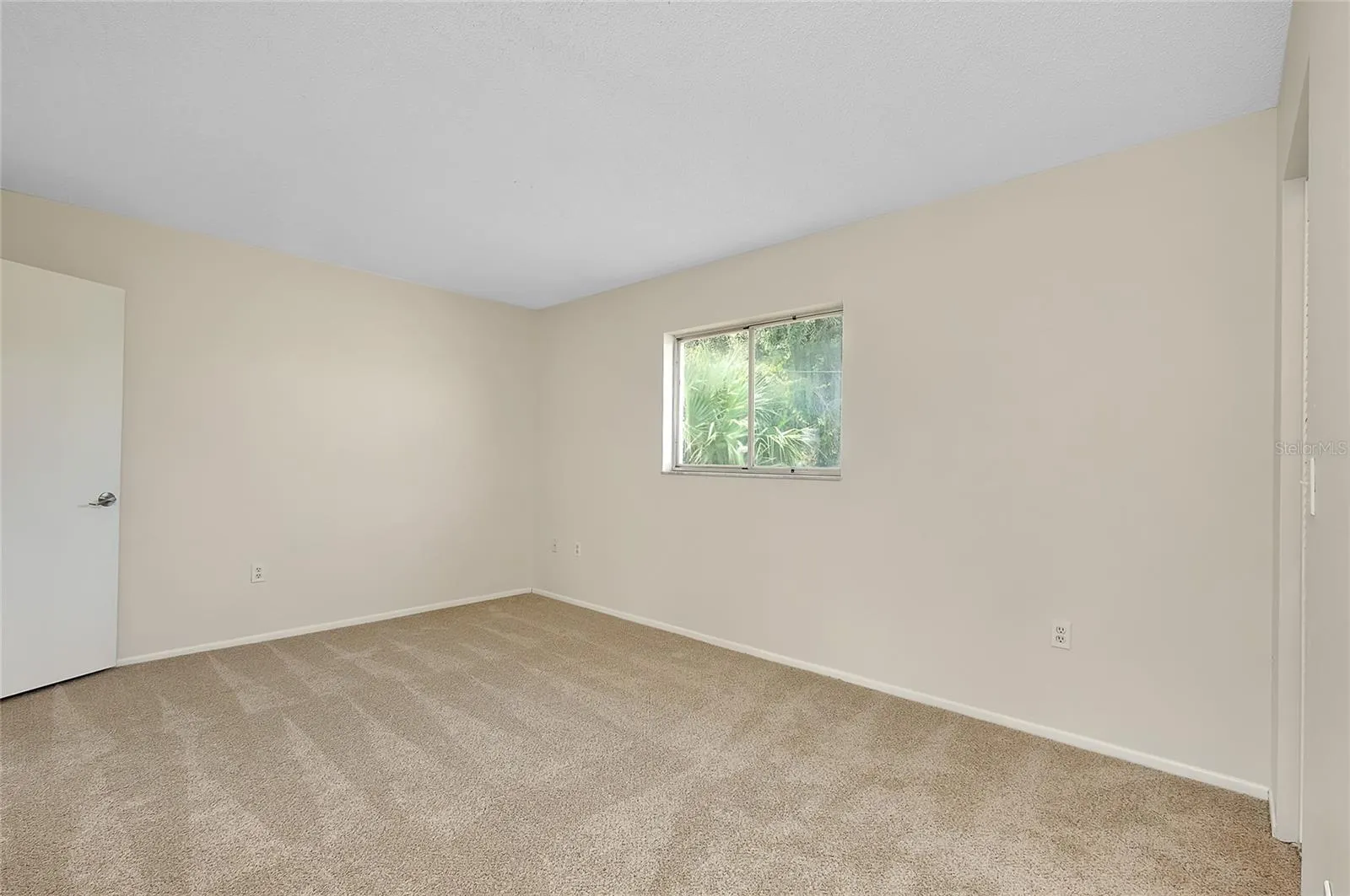 370 CIRCLEWOOD DR #E1-4, #E1-4