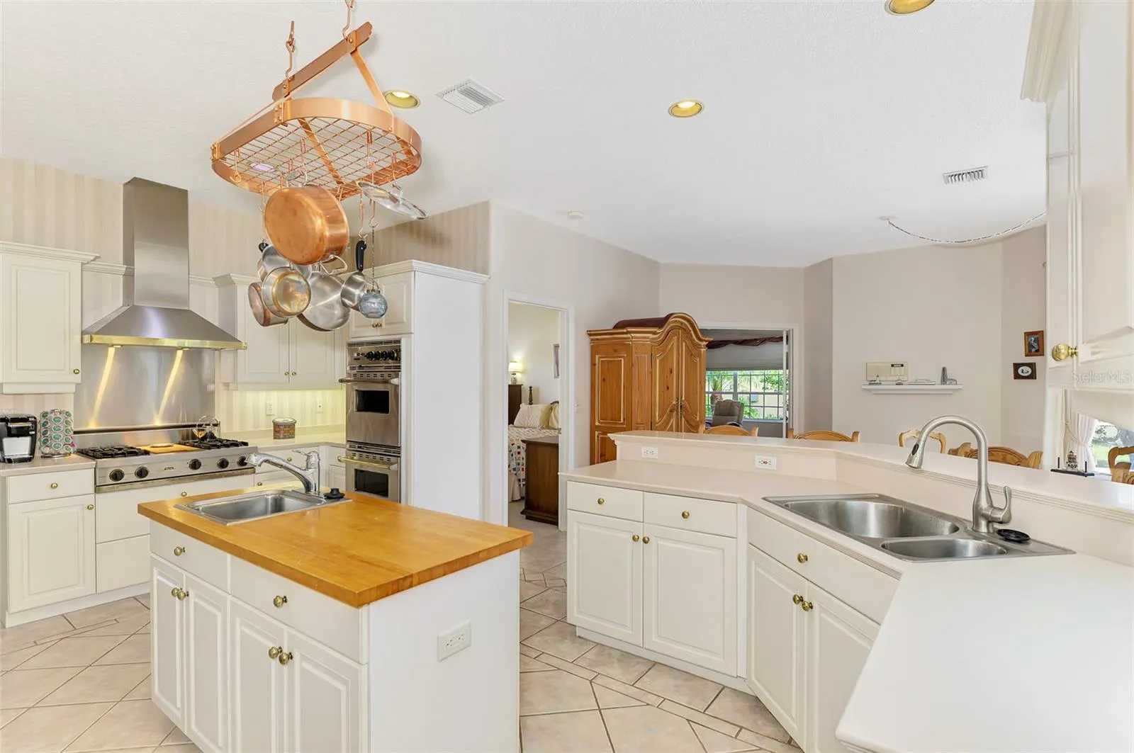 1434 GLENEAGLES DR