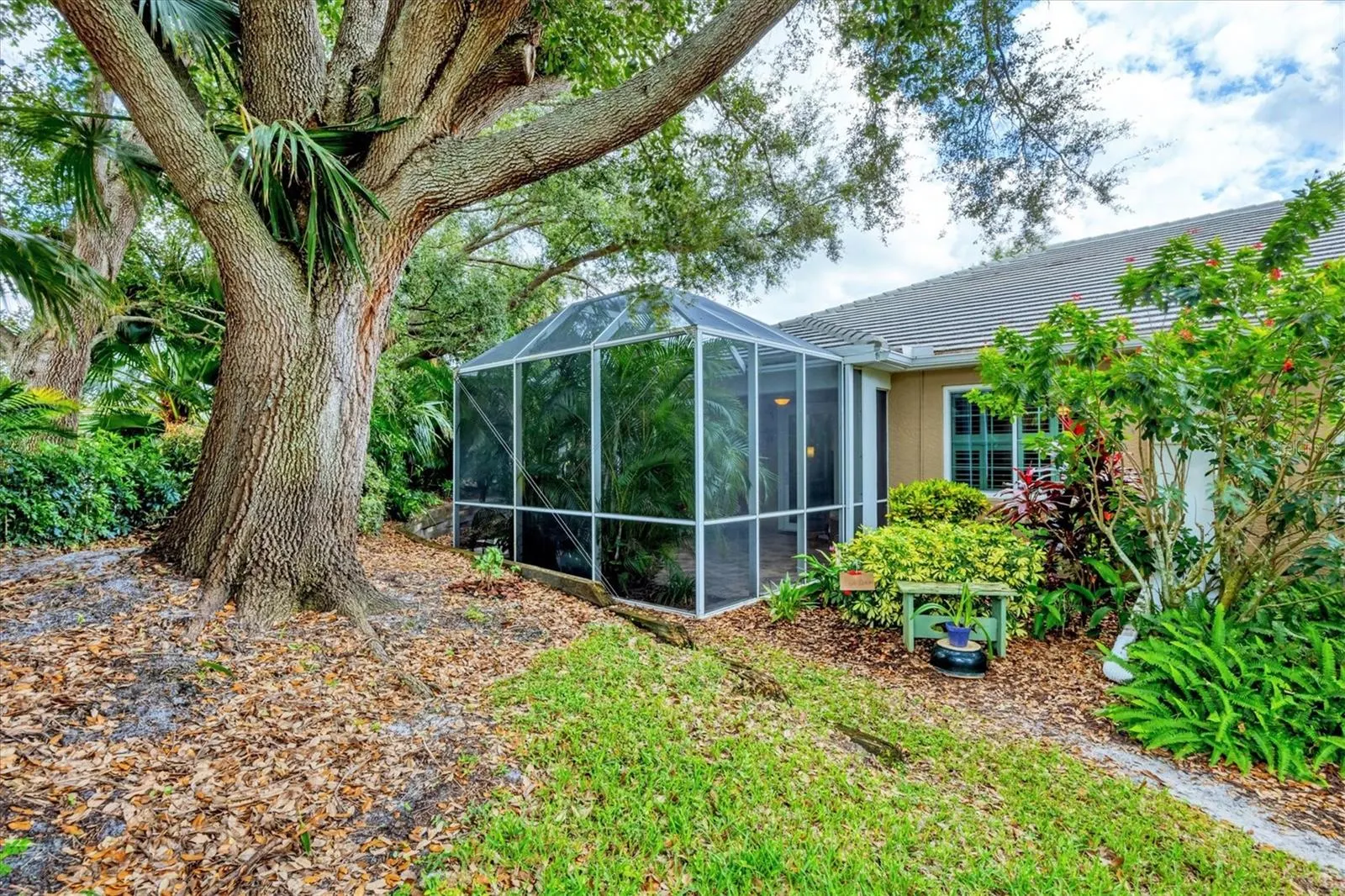 914 BARCLAY CT