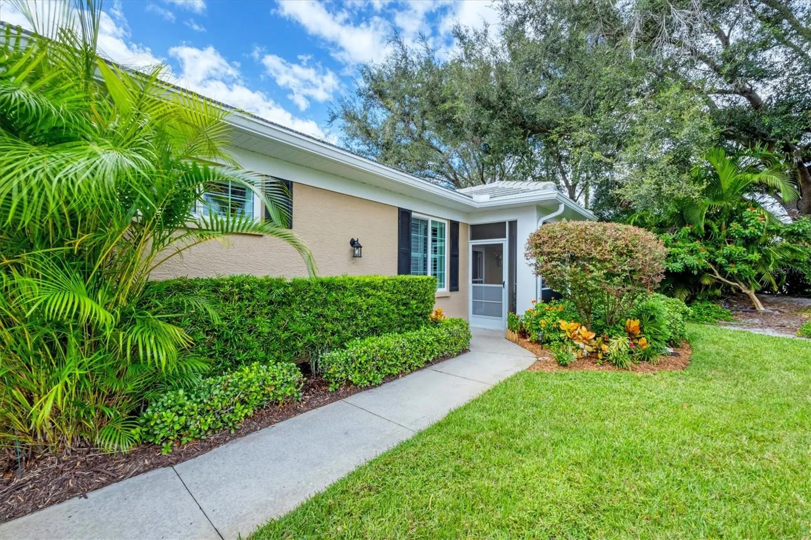 914 BARCLAY CT