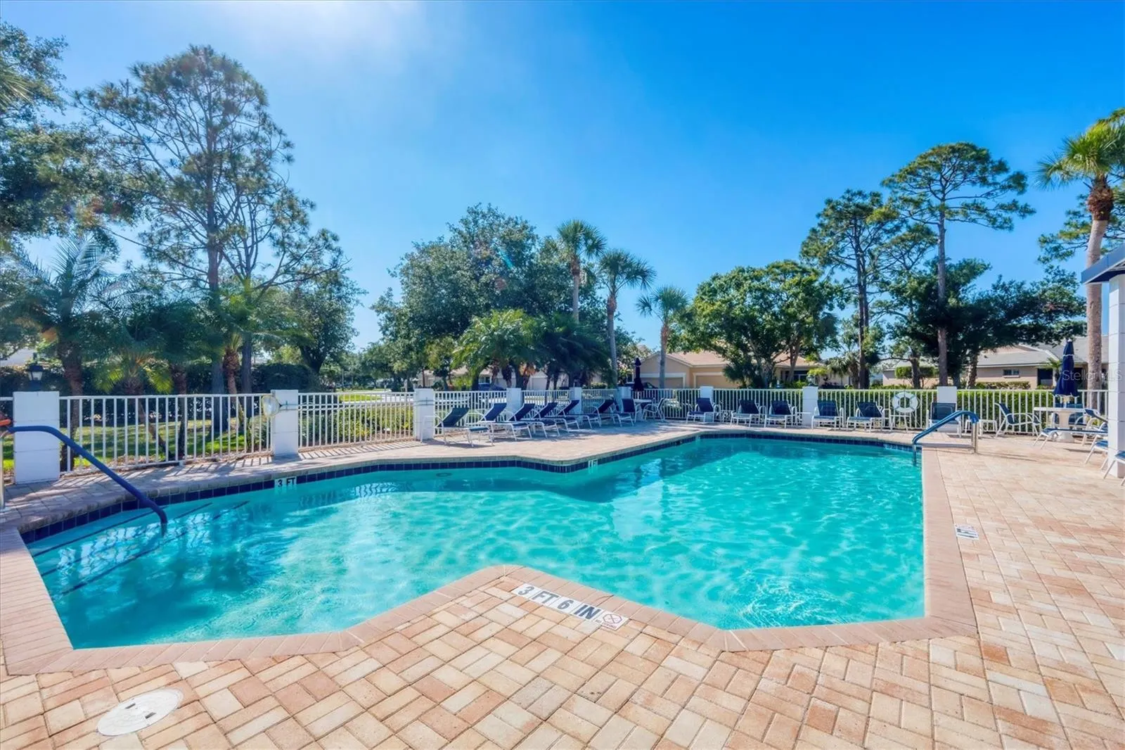 914 BARCLAY CT