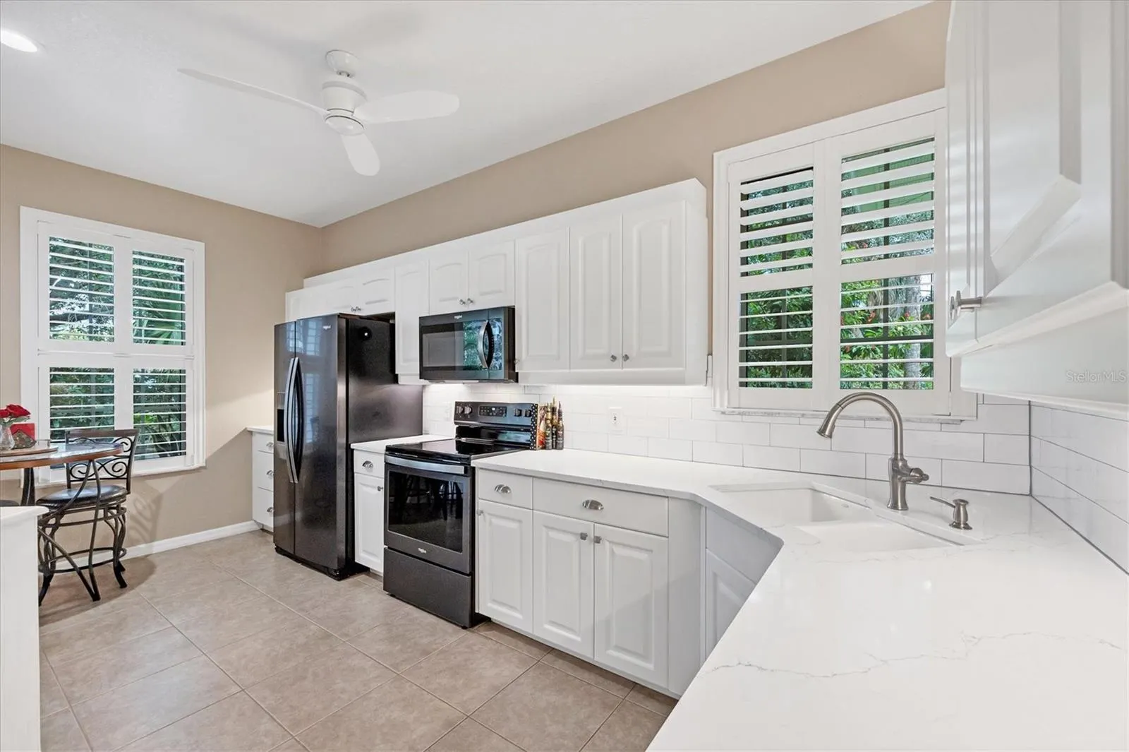 914 BARCLAY CT