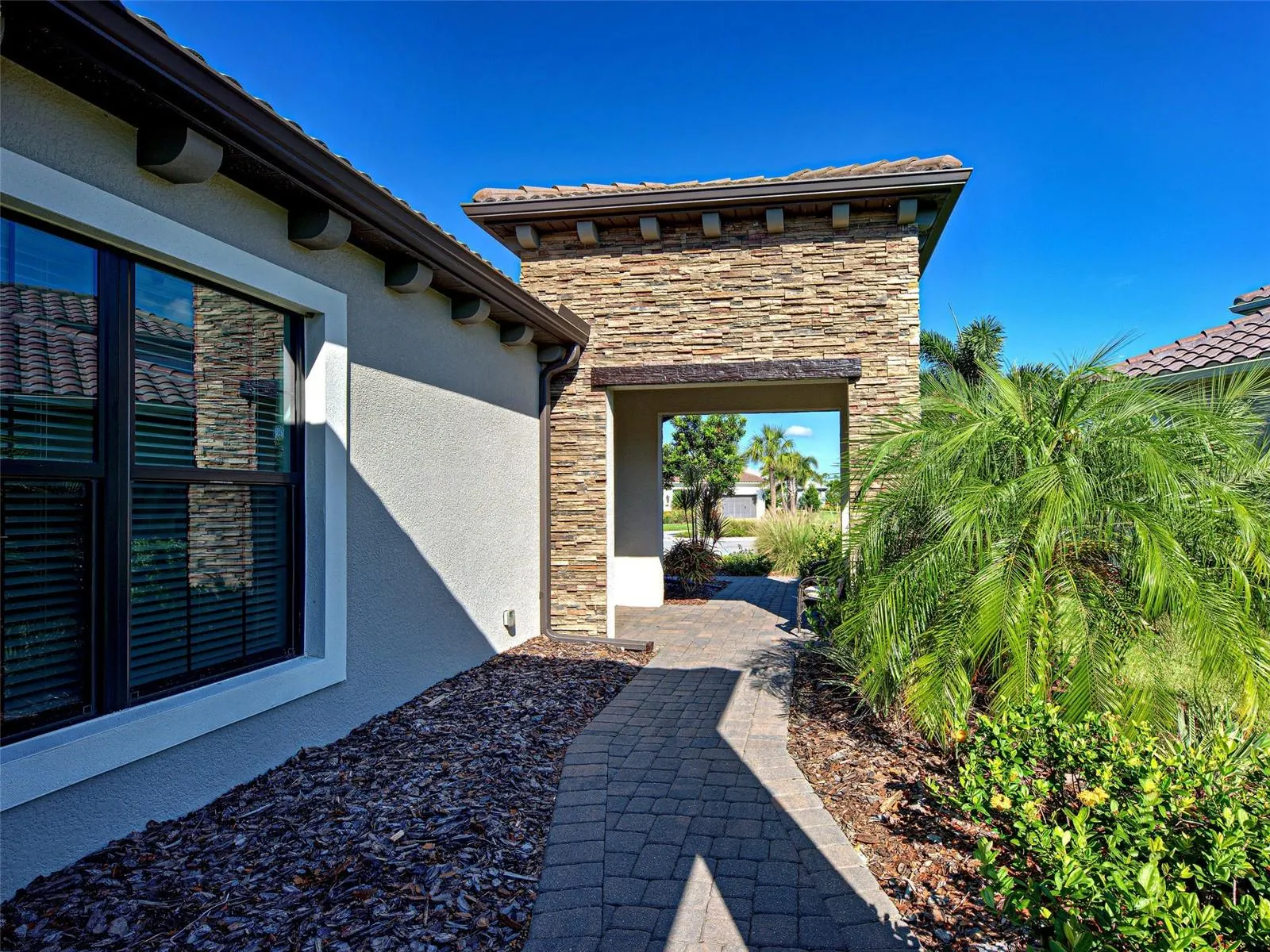 240 CORELLI DR
