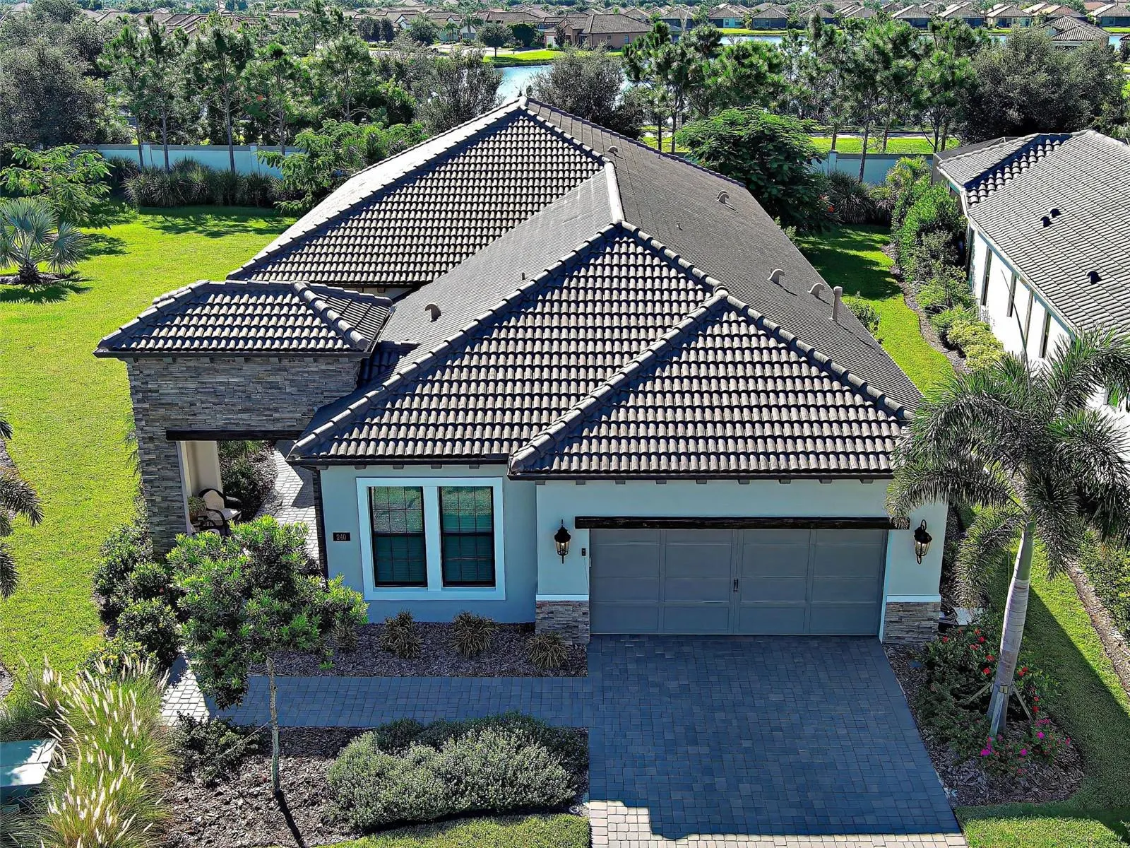 240 CORELLI DR