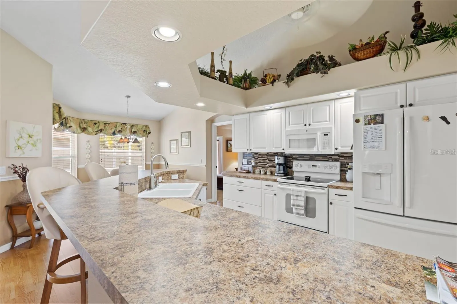830 POINCIANA RD