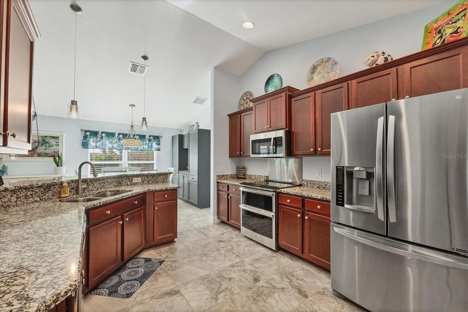 9175 MELODY CIR