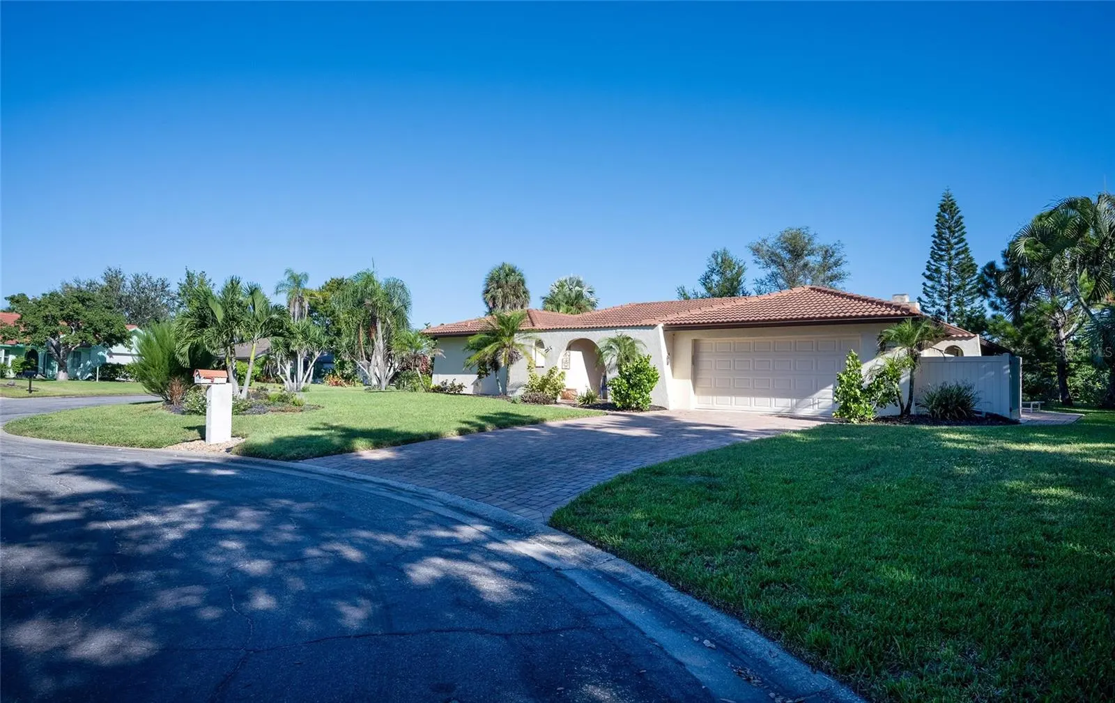 37 WATERFORD DR