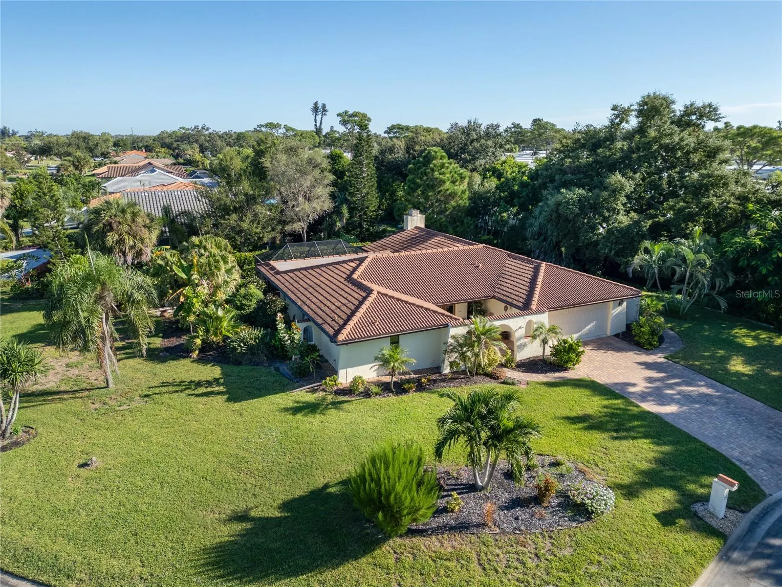 37 WATERFORD DR