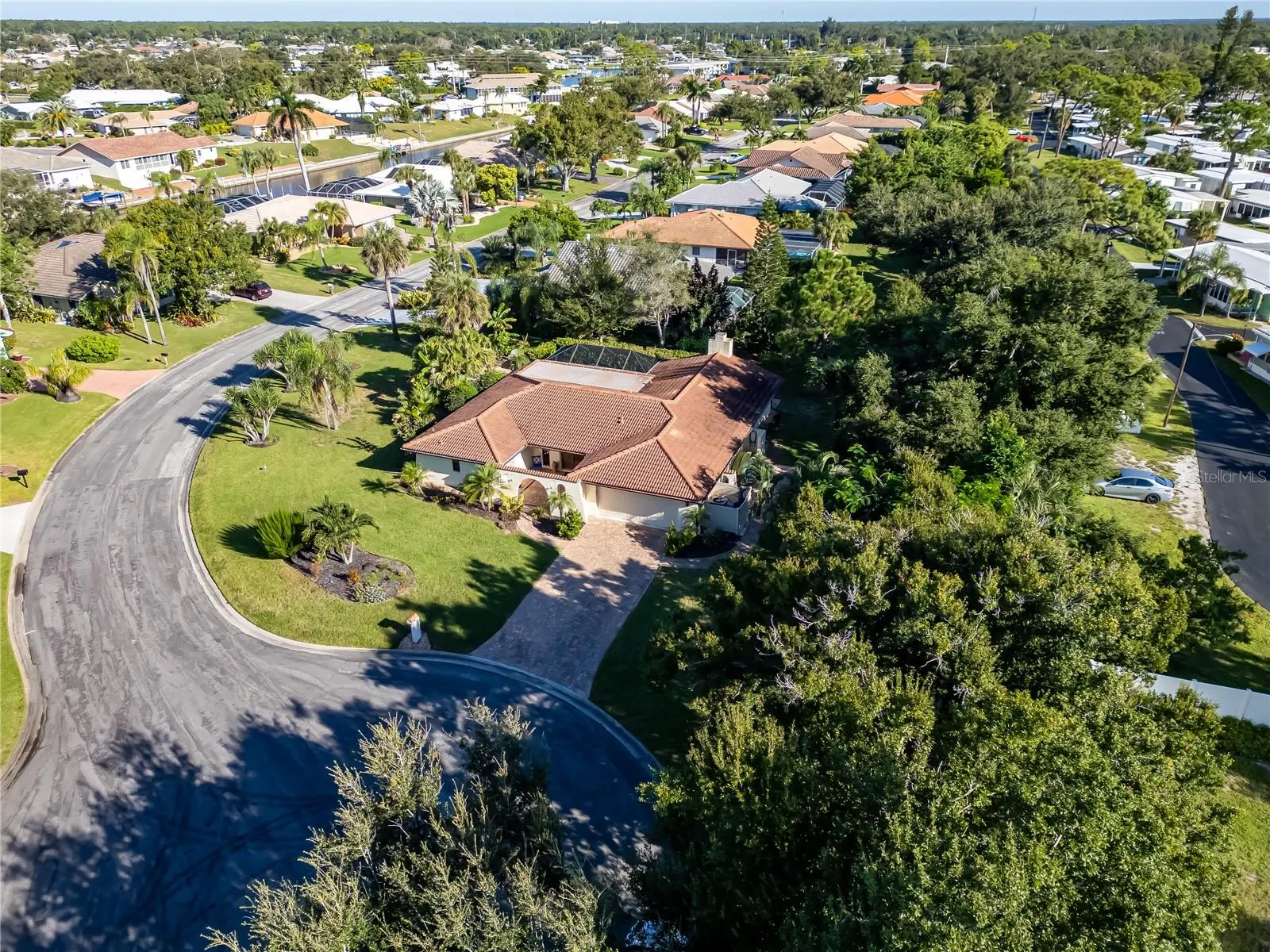 37 WATERFORD DR
