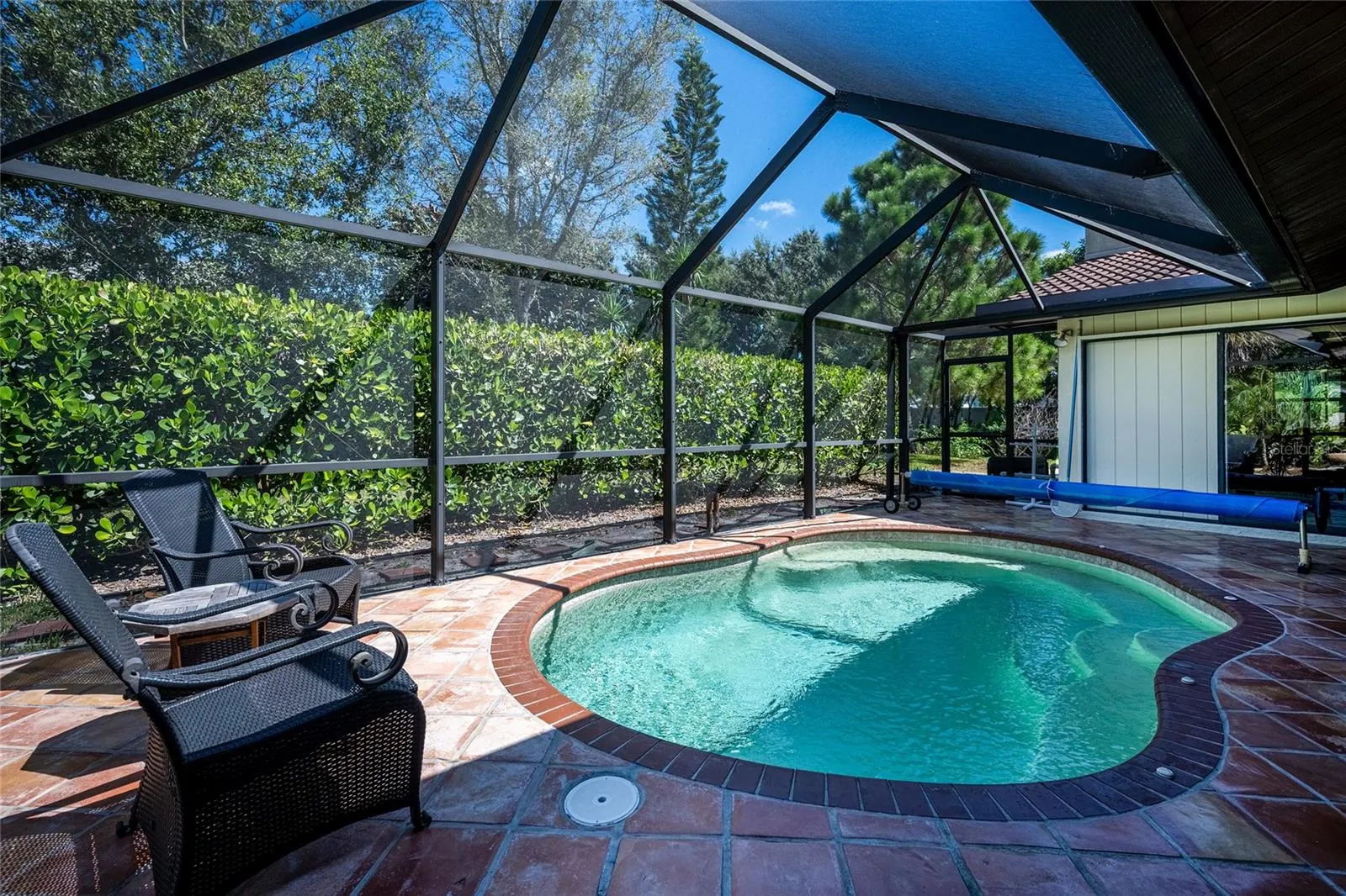 37 WATERFORD DR