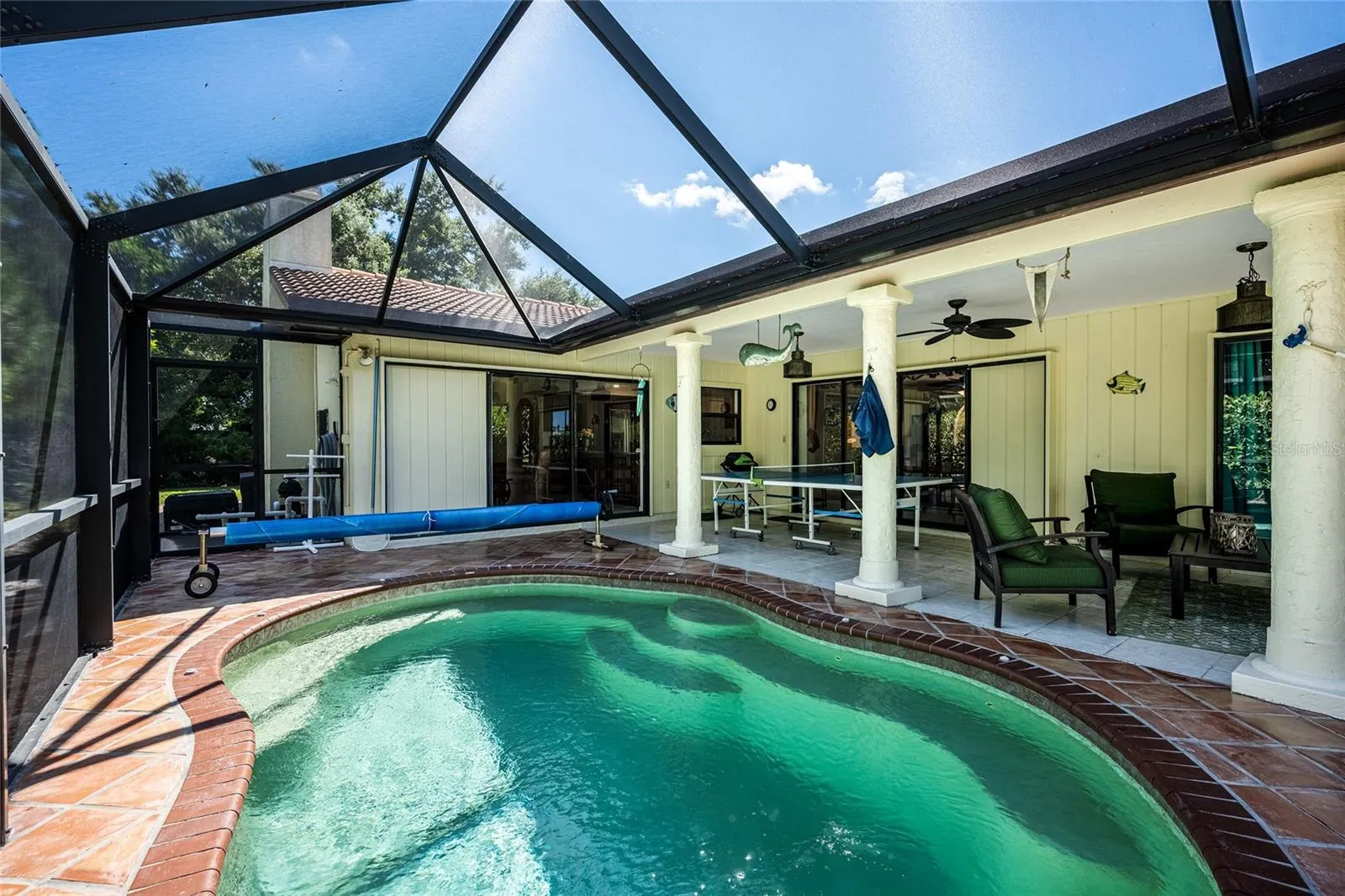 37 WATERFORD DR