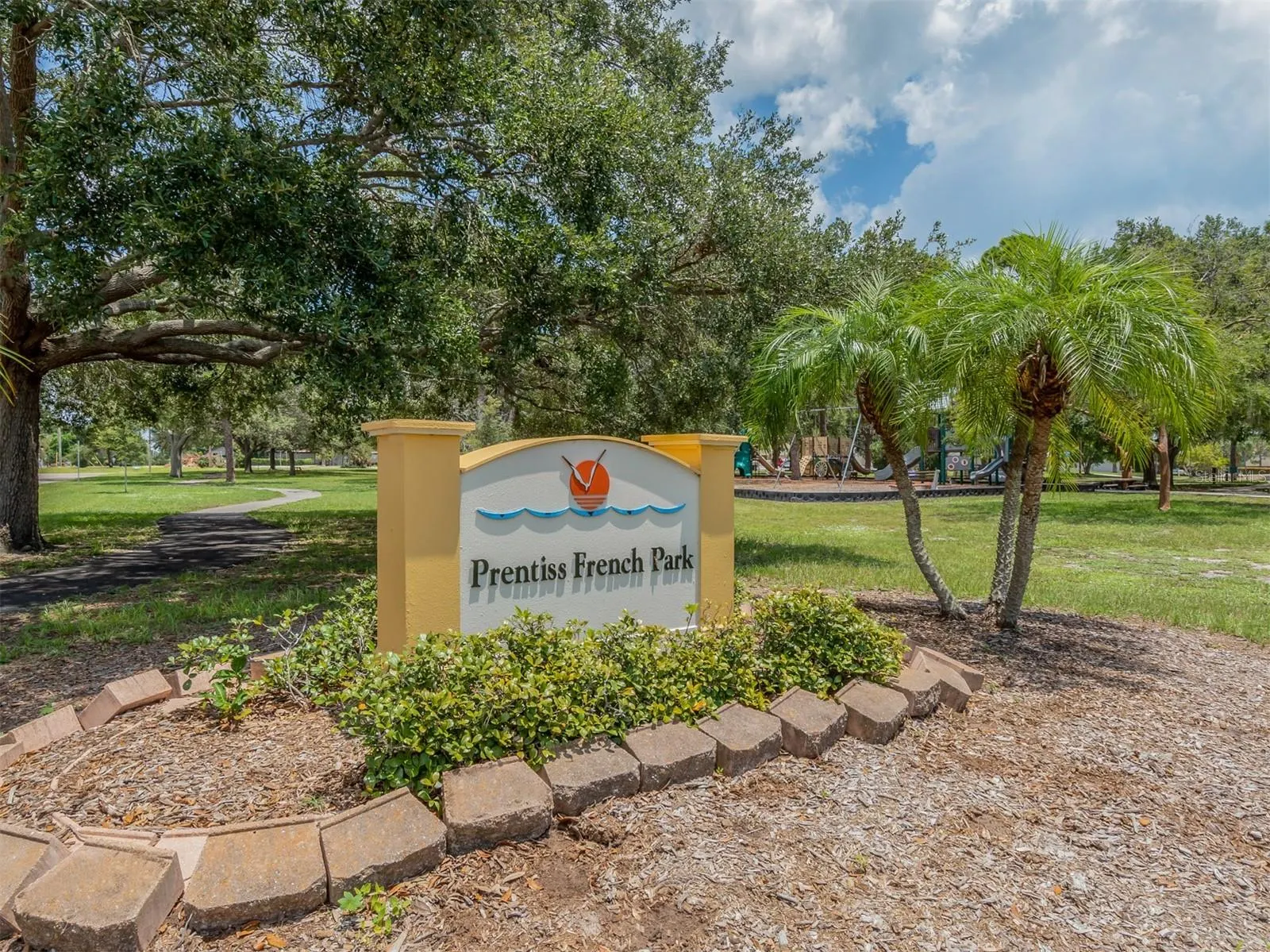 537 MANATEE CT #203, #203