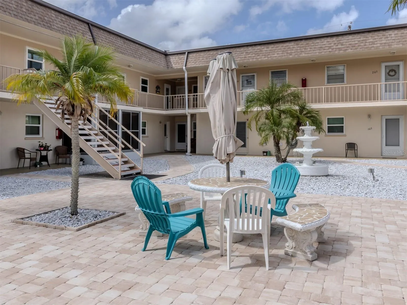537 MANATEE CT #203, #203