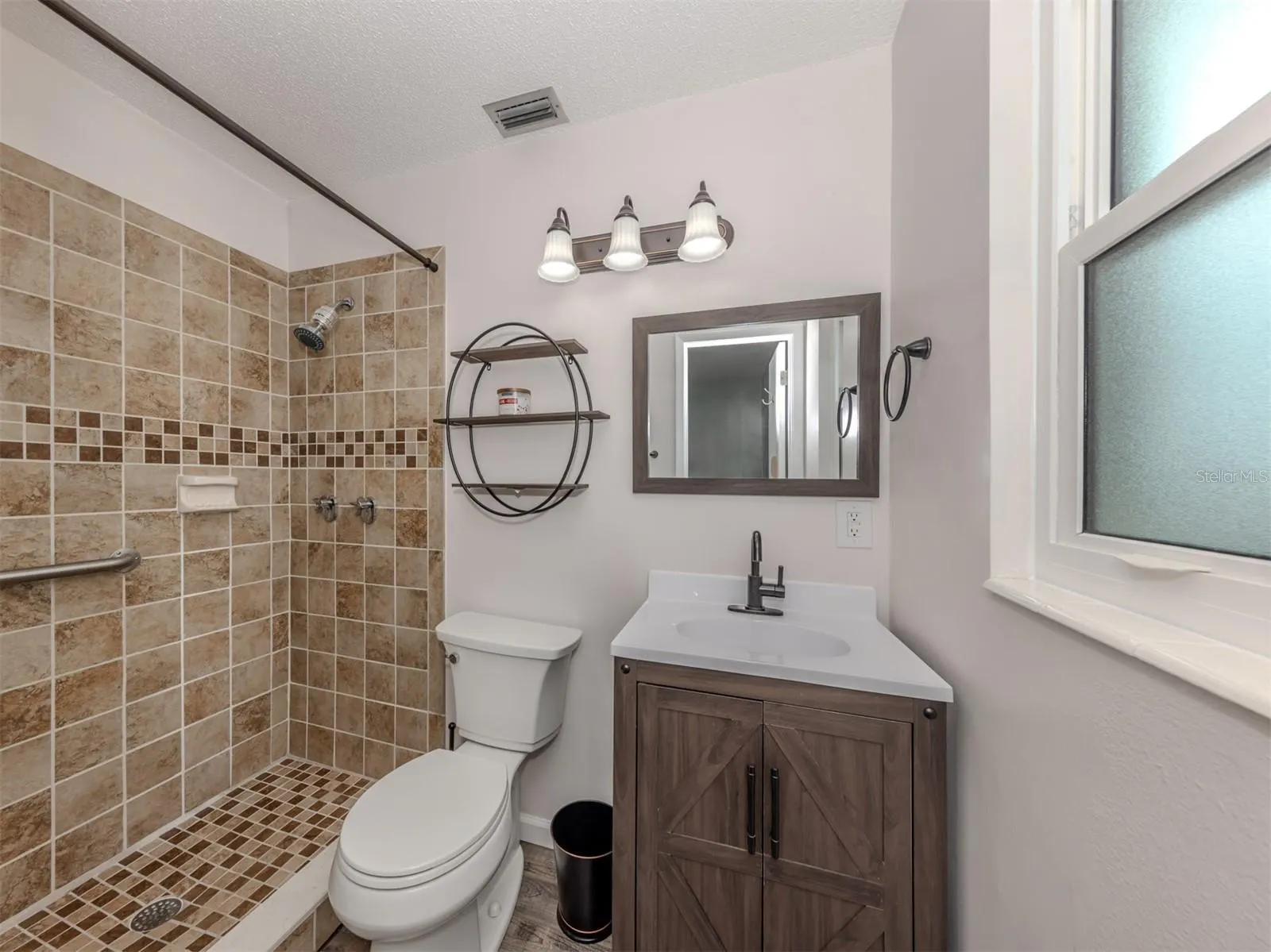 537 MANATEE CT #203, #203