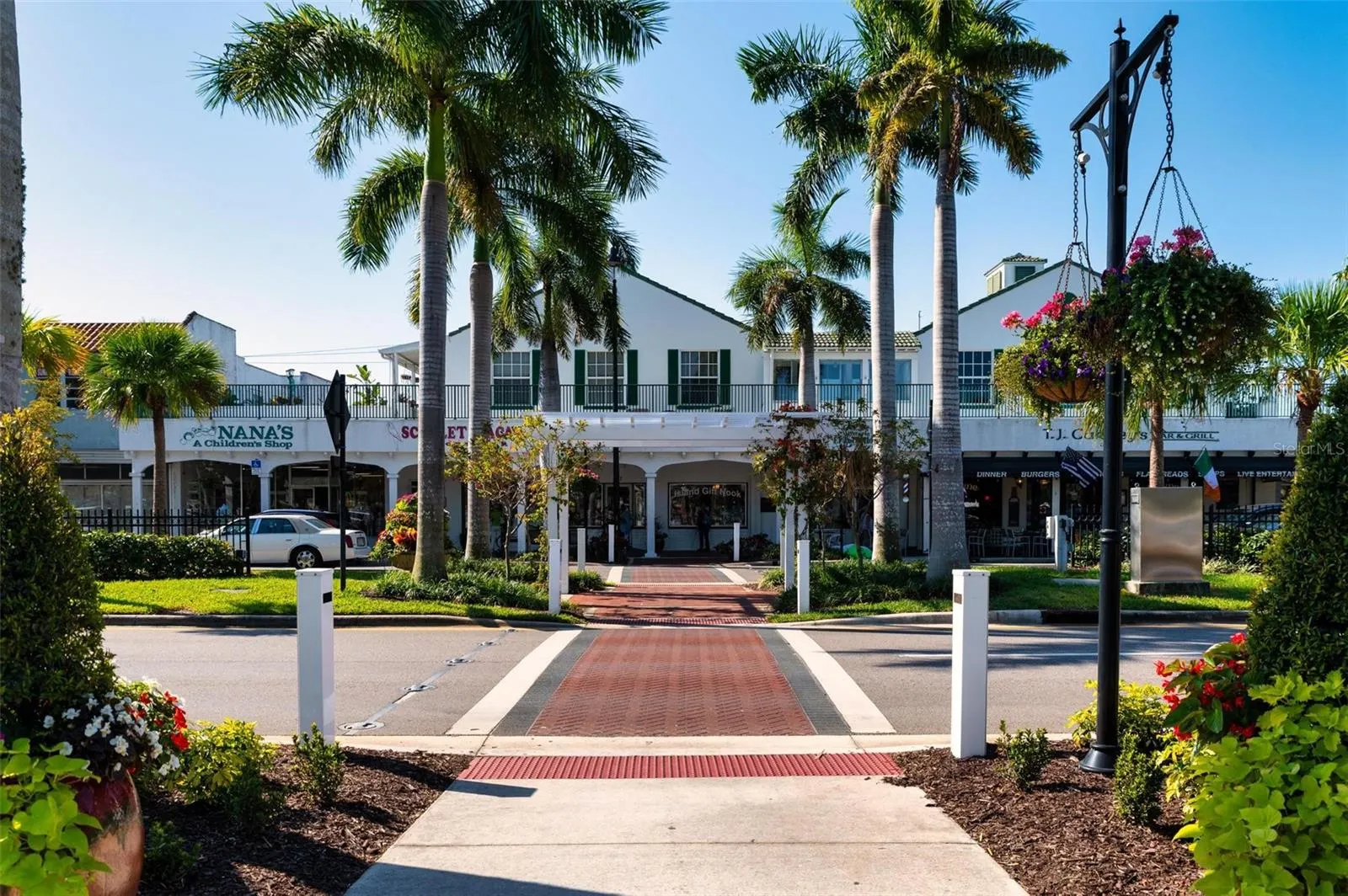 1935 INNISBROOK CT