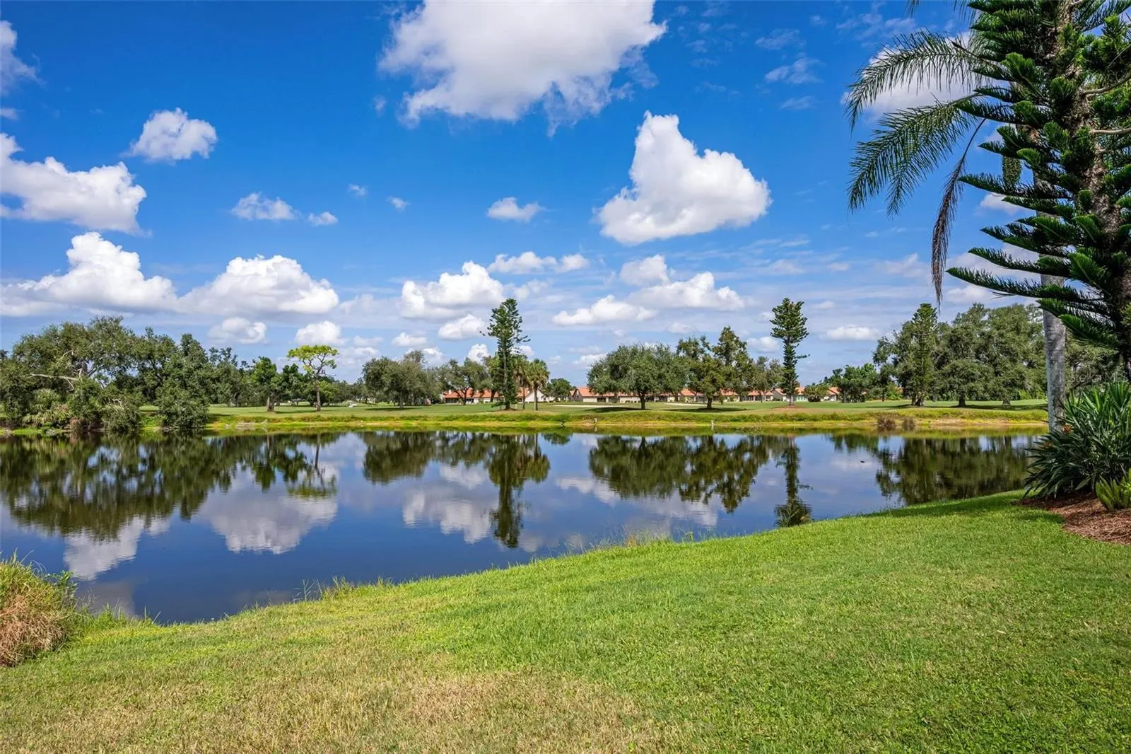 1935 INNISBROOK CT