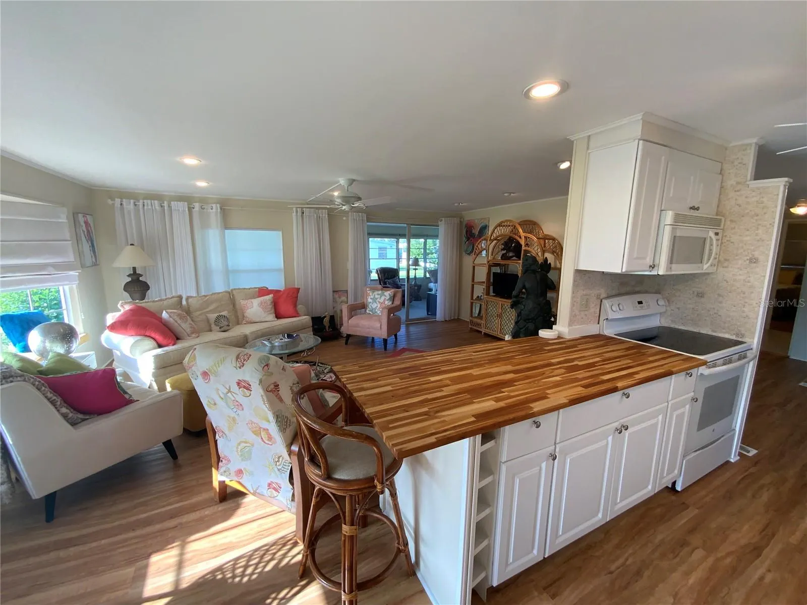 3364 GOLDFINCH LN
