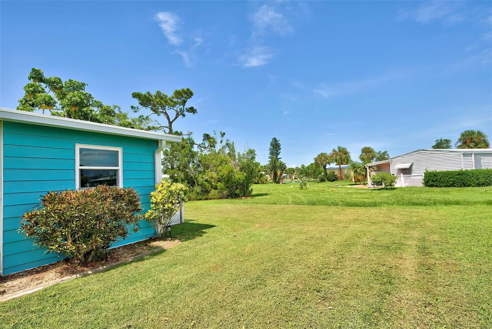 3364 GOLDFINCH LN