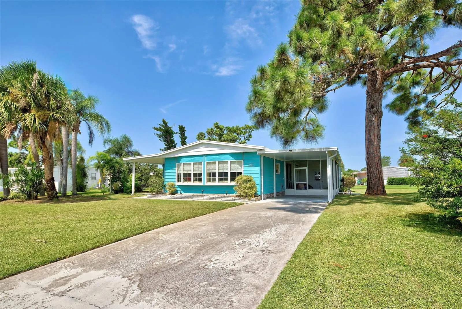 3364 GOLDFINCH LN