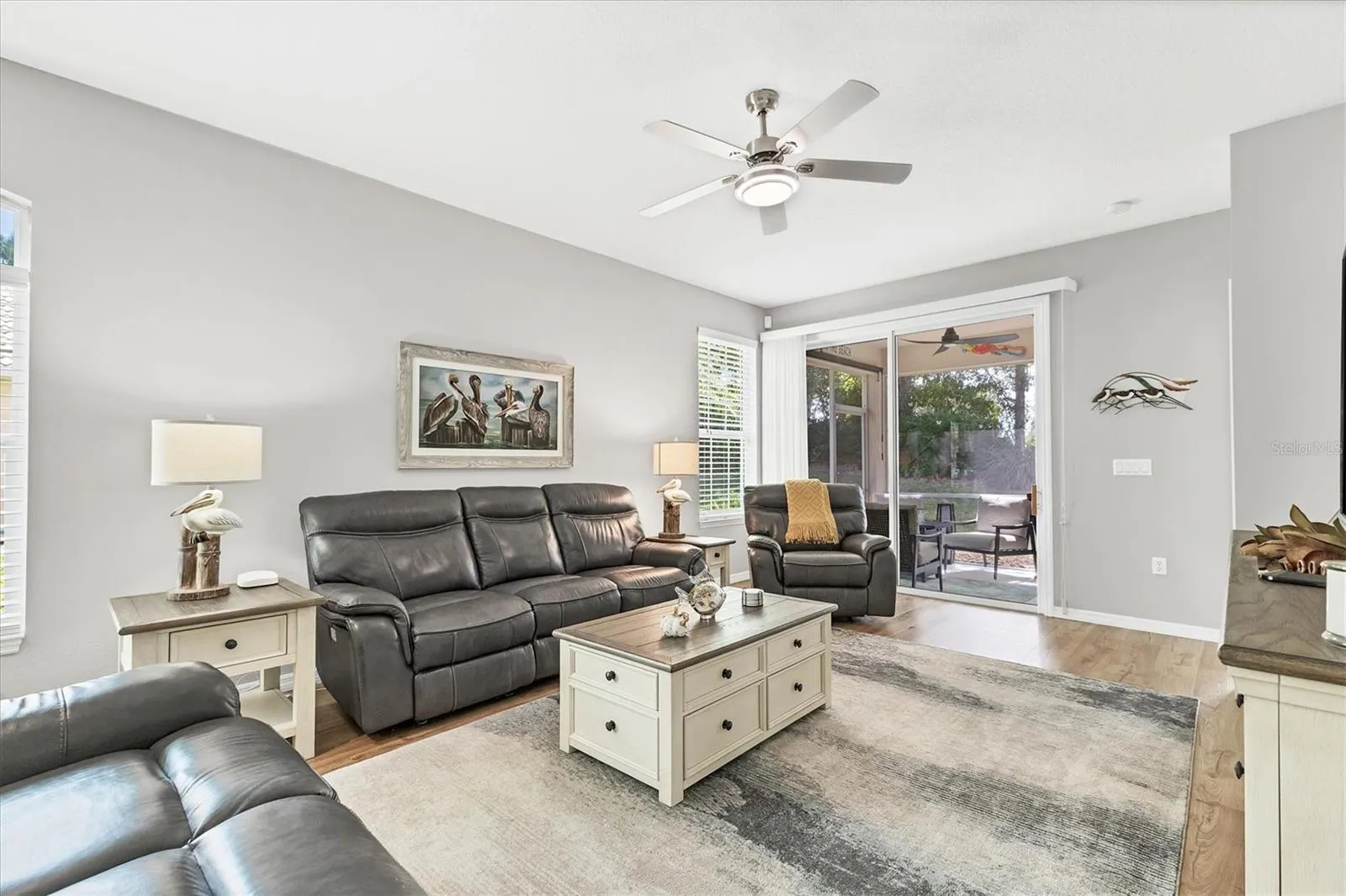 4827 WHISPERING OAKS DR