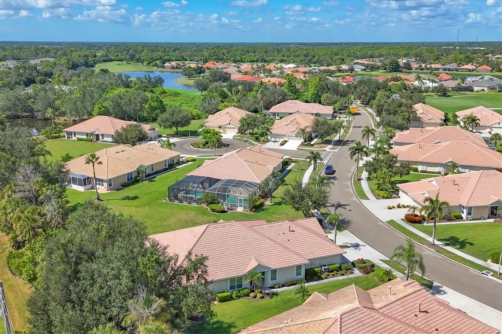 4827 WHISPERING OAKS DR