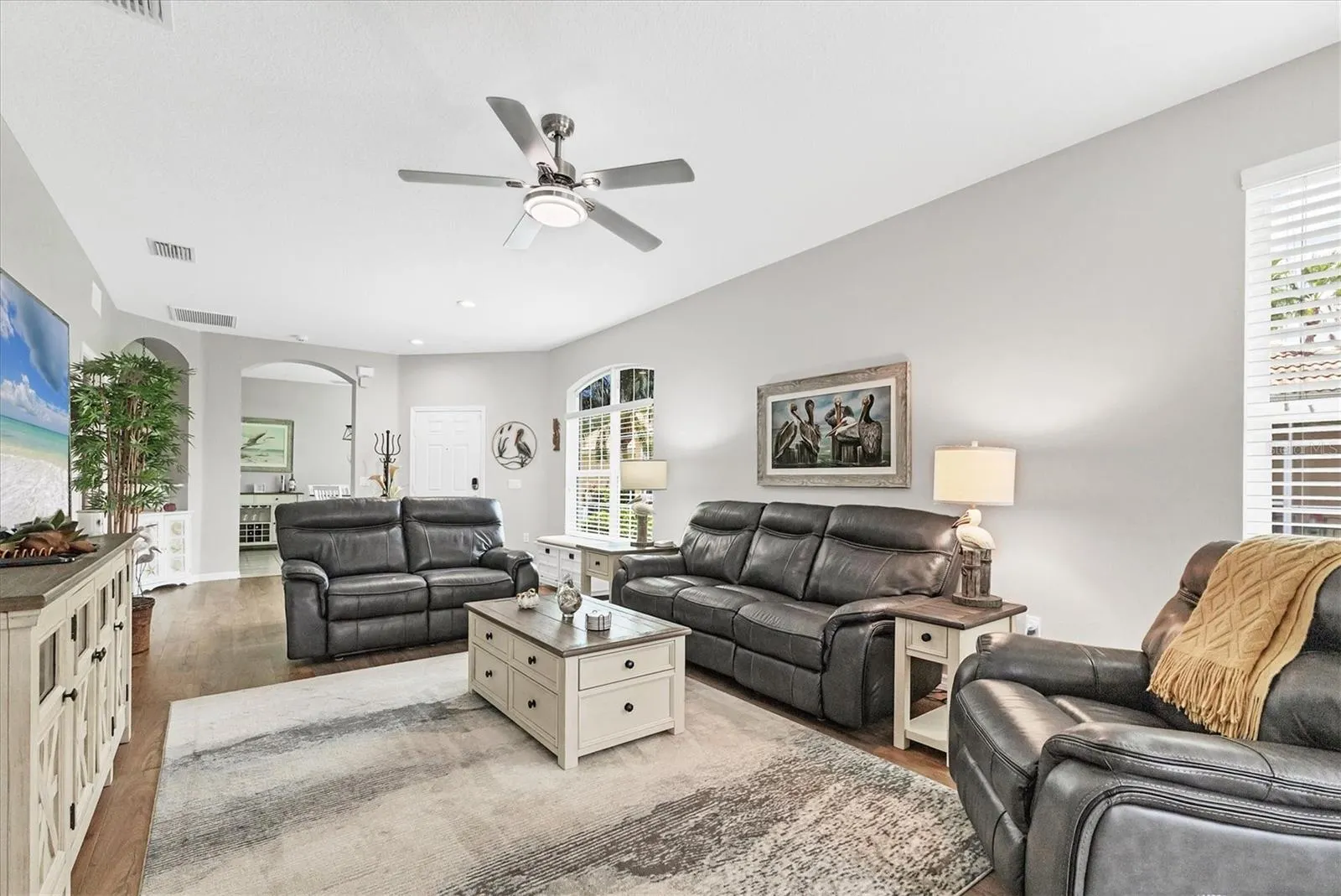 4827 WHISPERING OAKS DR