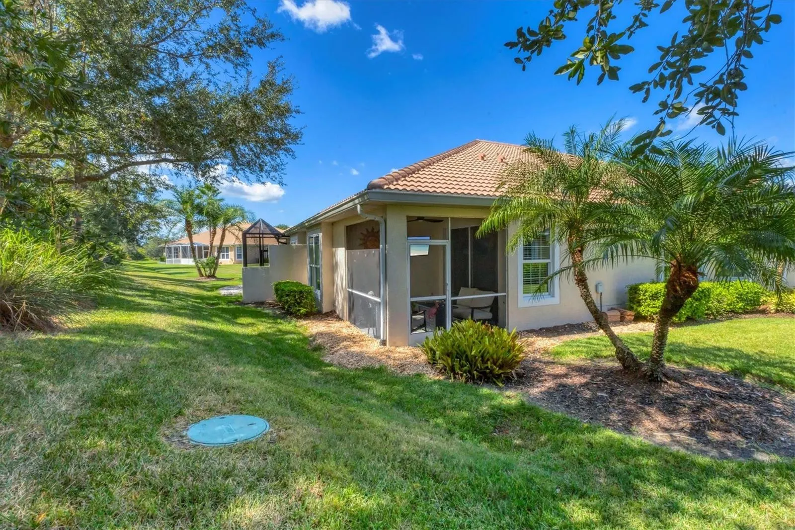 4827 WHISPERING OAKS DR