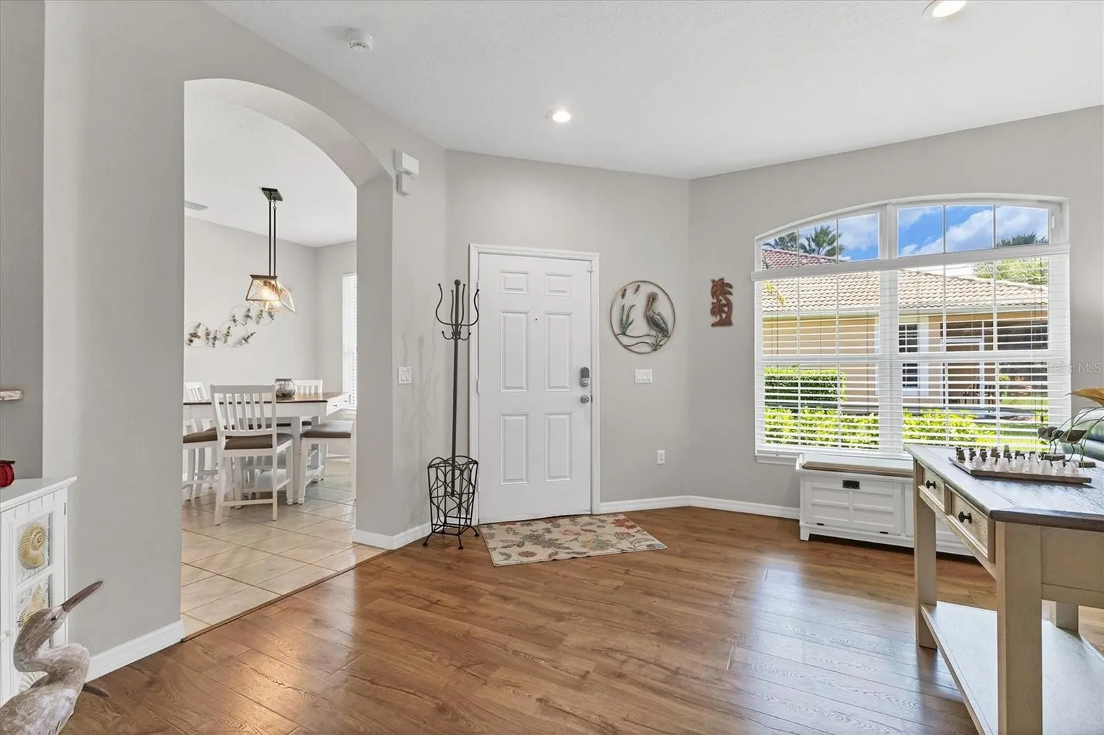 4827 WHISPERING OAKS DR