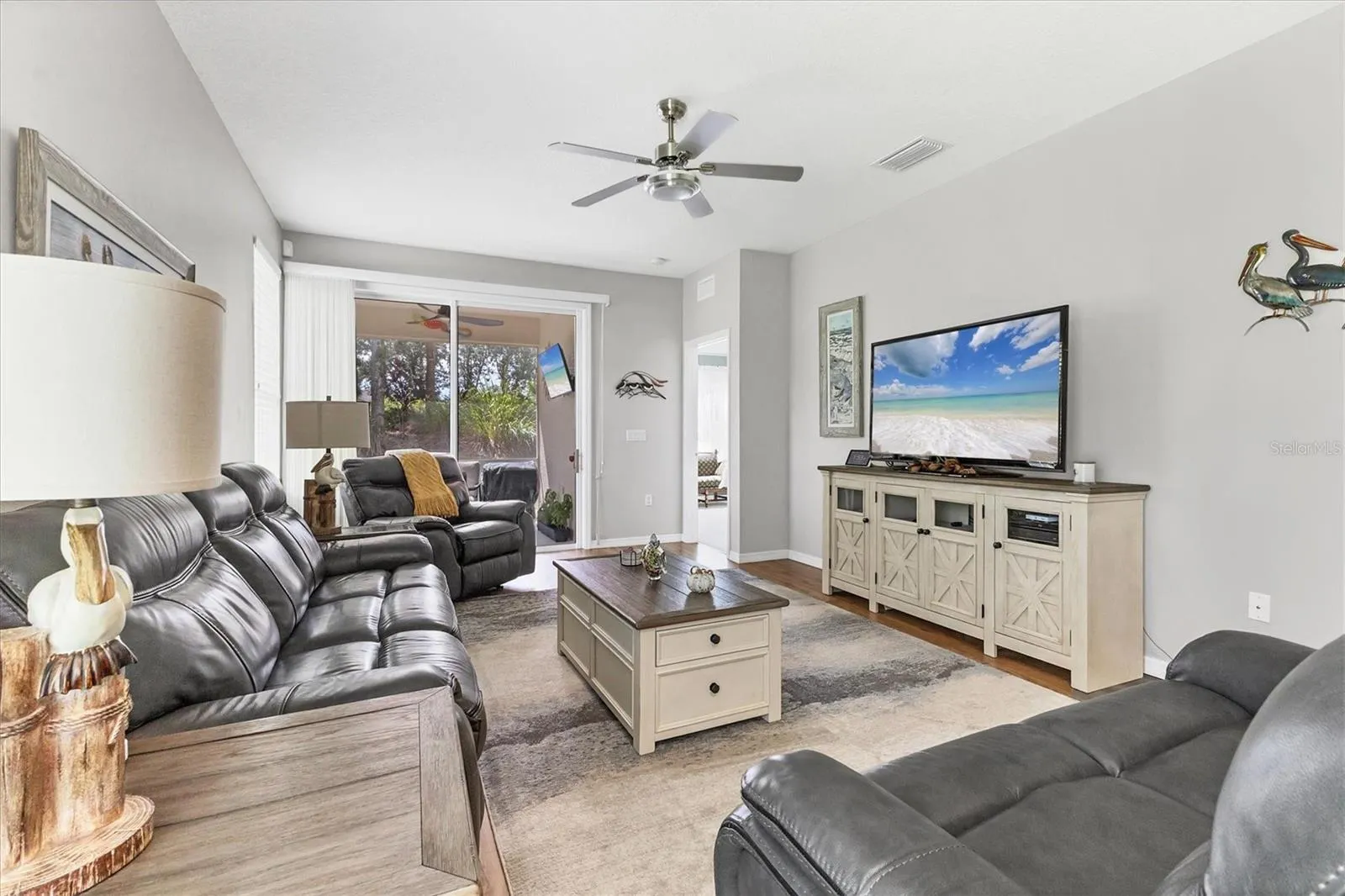 4827 WHISPERING OAKS DR
