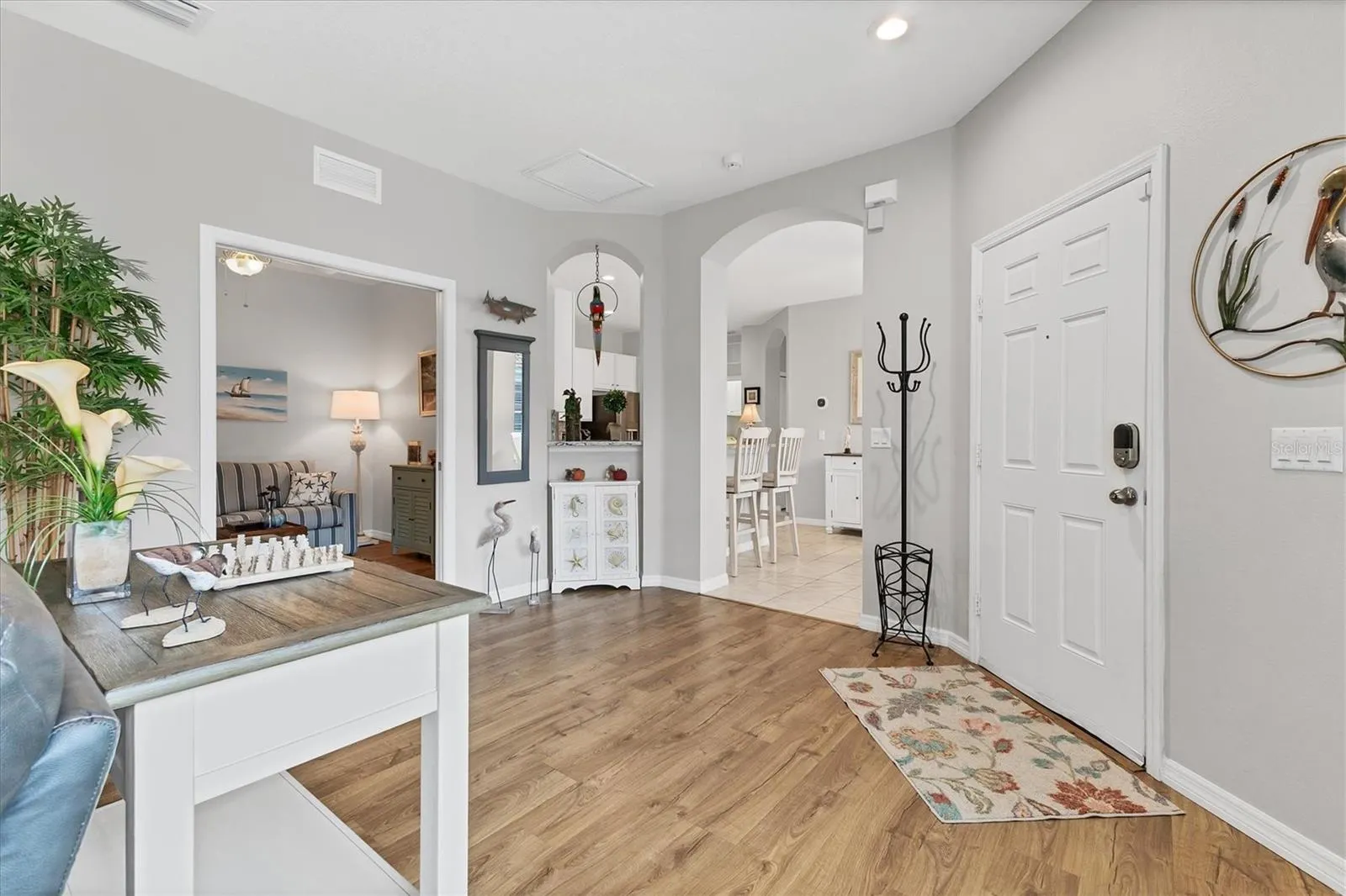 4827 WHISPERING OAKS DR