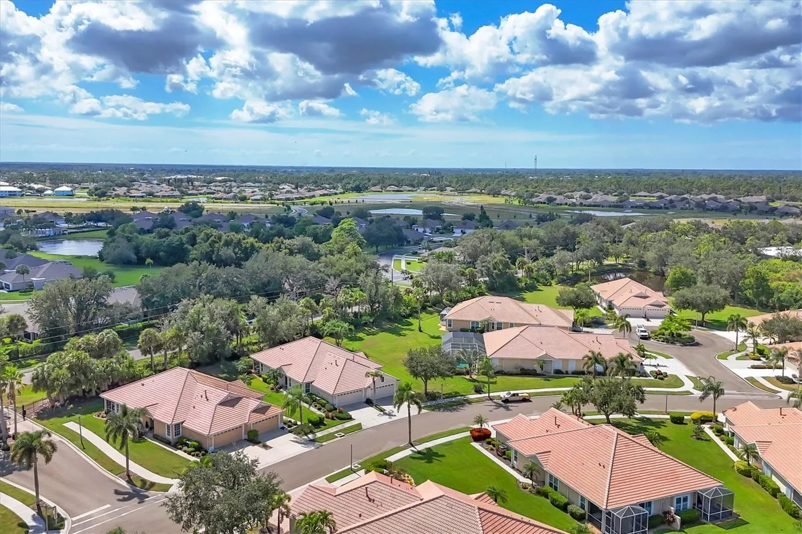 4827 WHISPERING OAKS DR