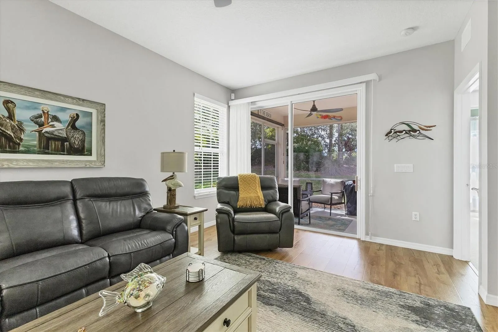 4827 WHISPERING OAKS DR