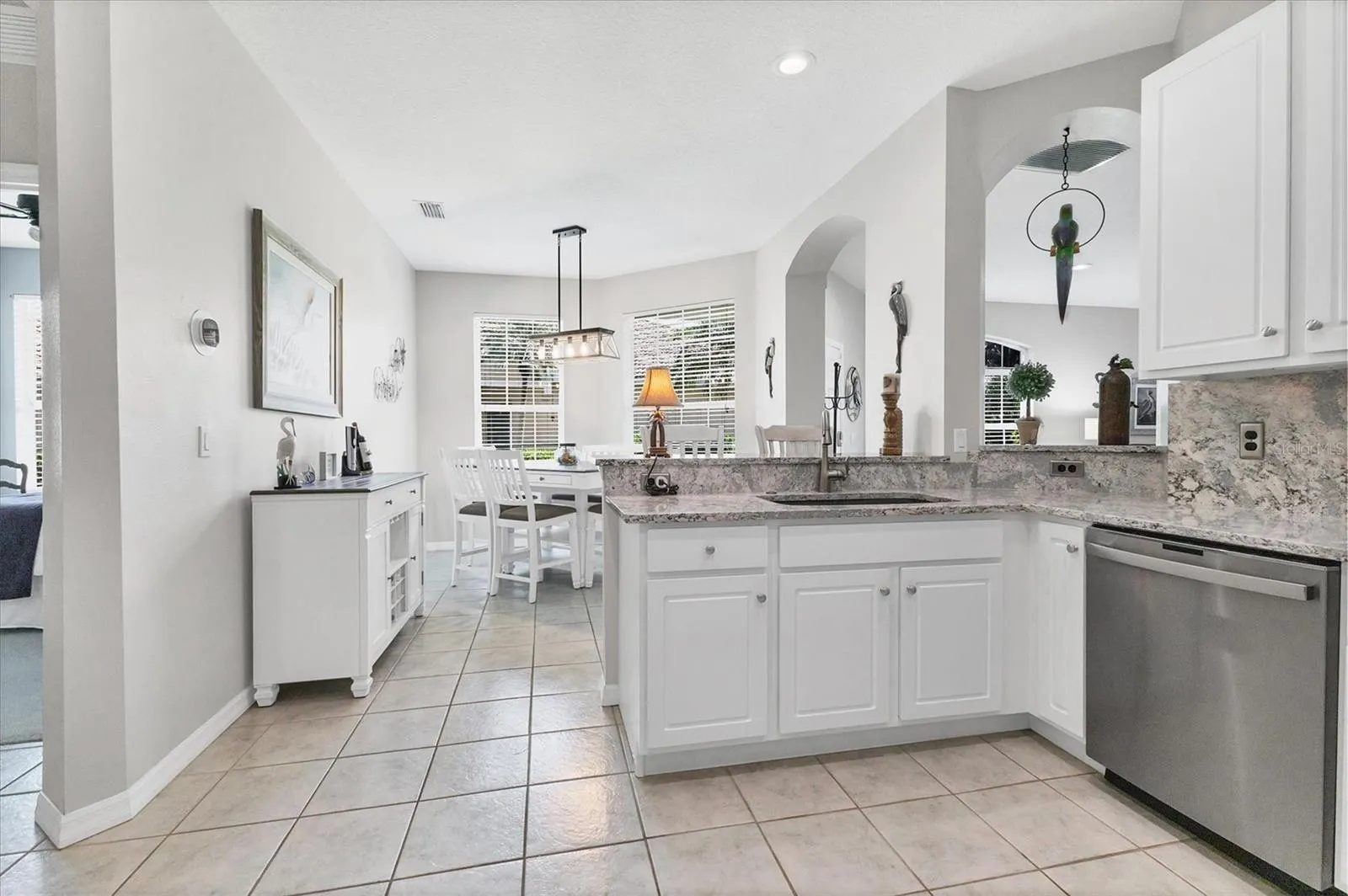 4827 WHISPERING OAKS DR
