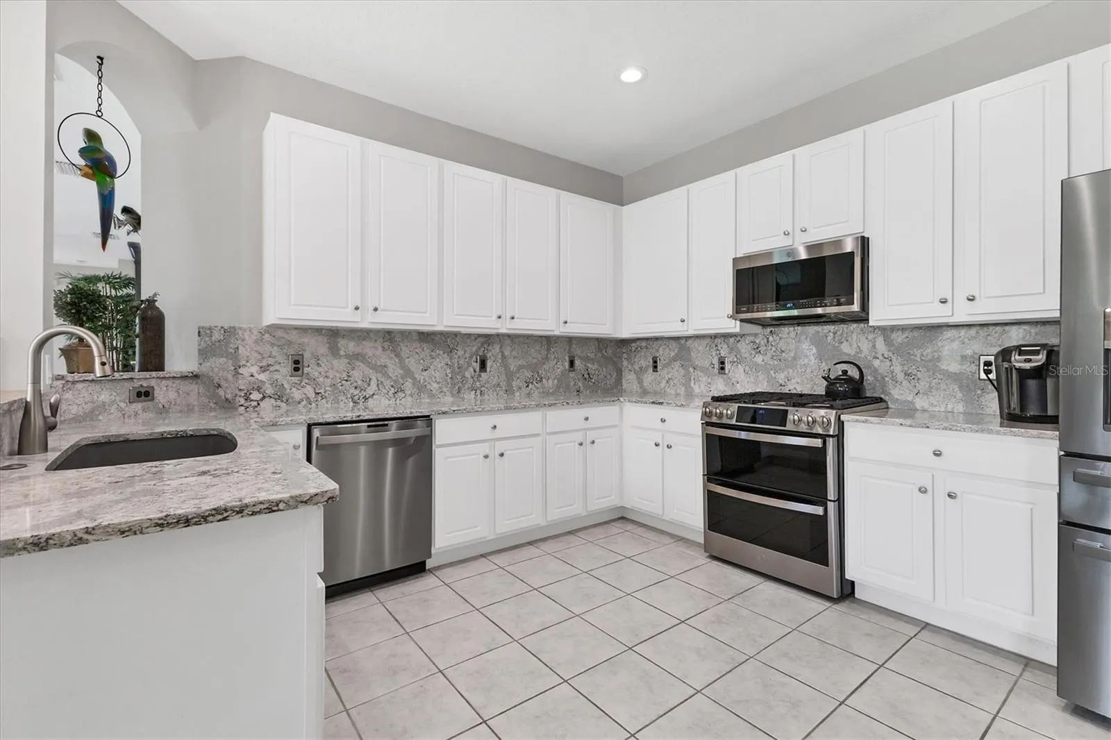 4827 WHISPERING OAKS DR