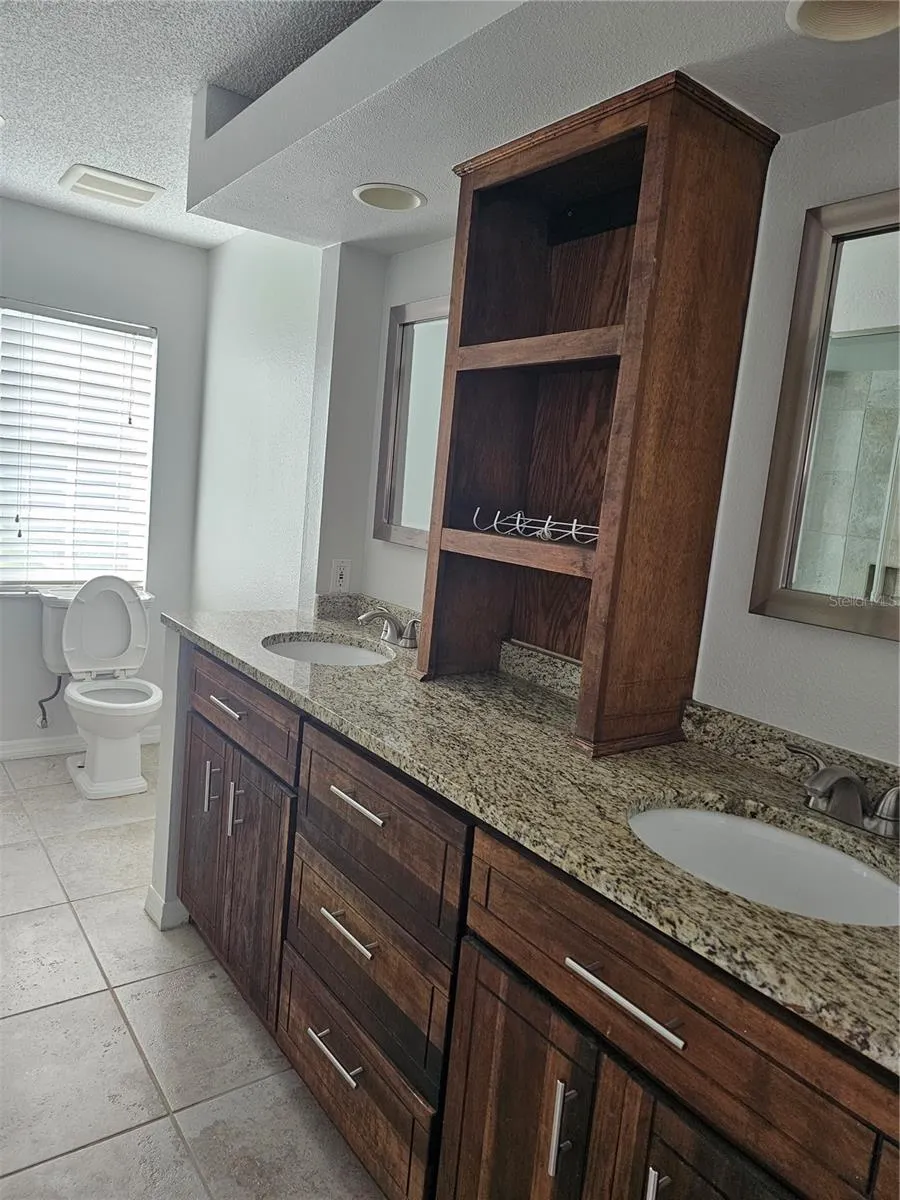 417 LAKE OF THE WOODS DR