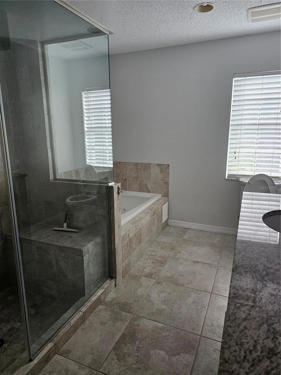 417 LAKE OF THE WOODS DR
