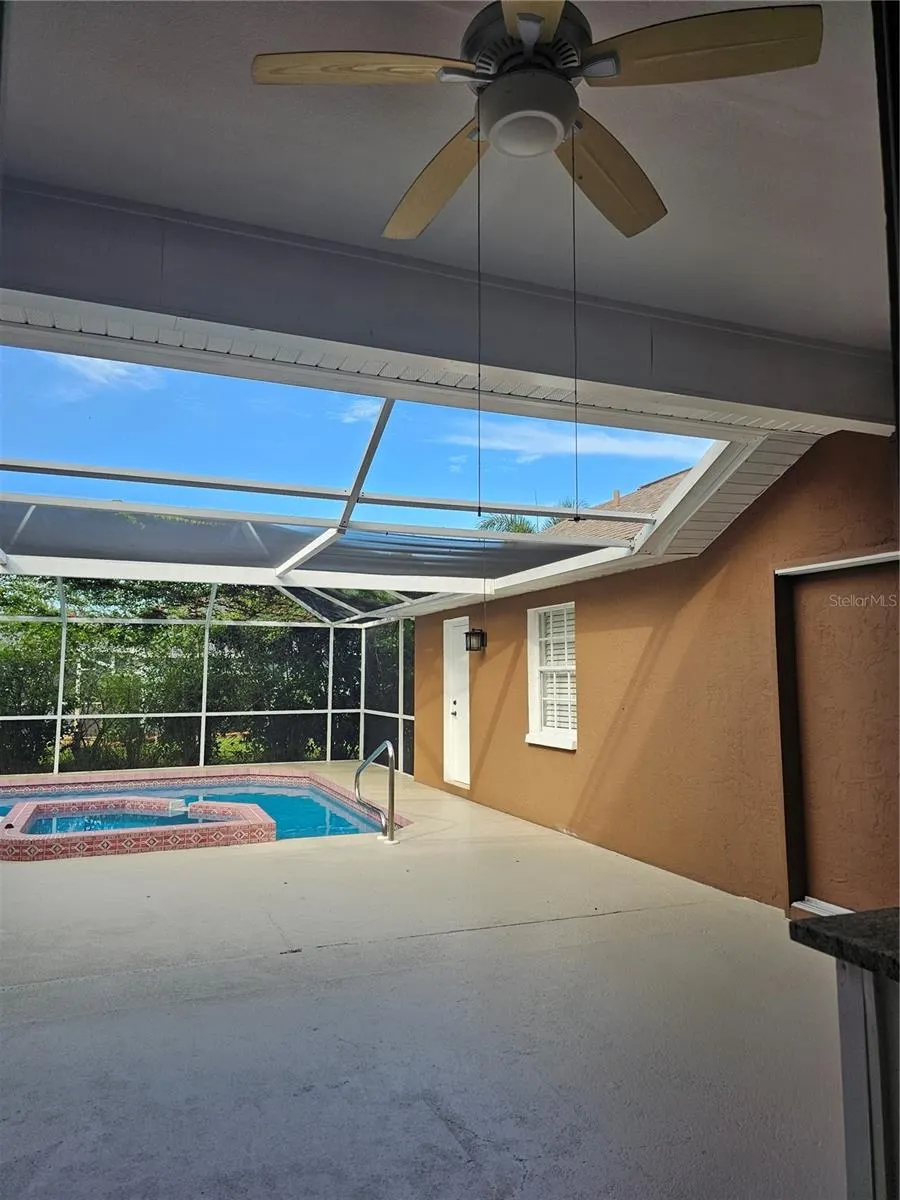 417 LAKE OF THE WOODS DR