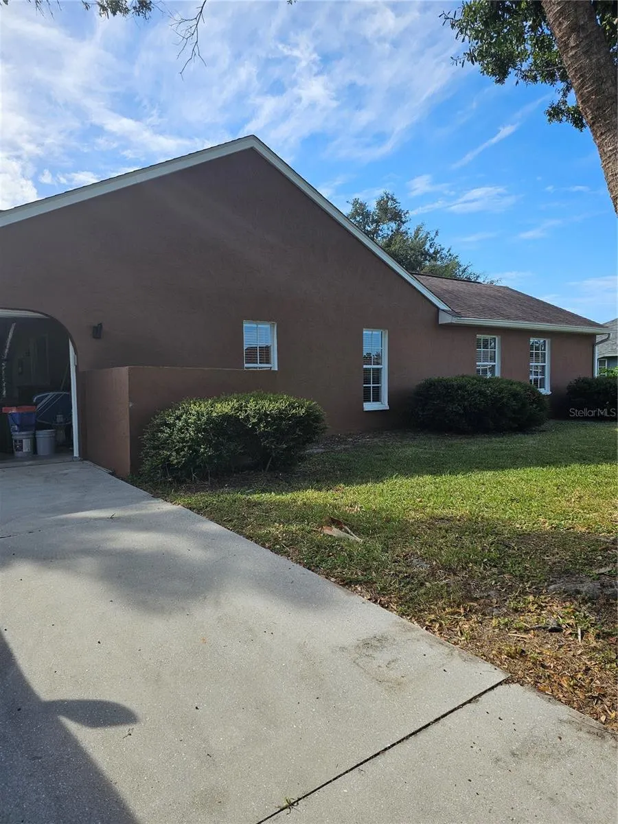 417 LAKE OF THE WOODS DR