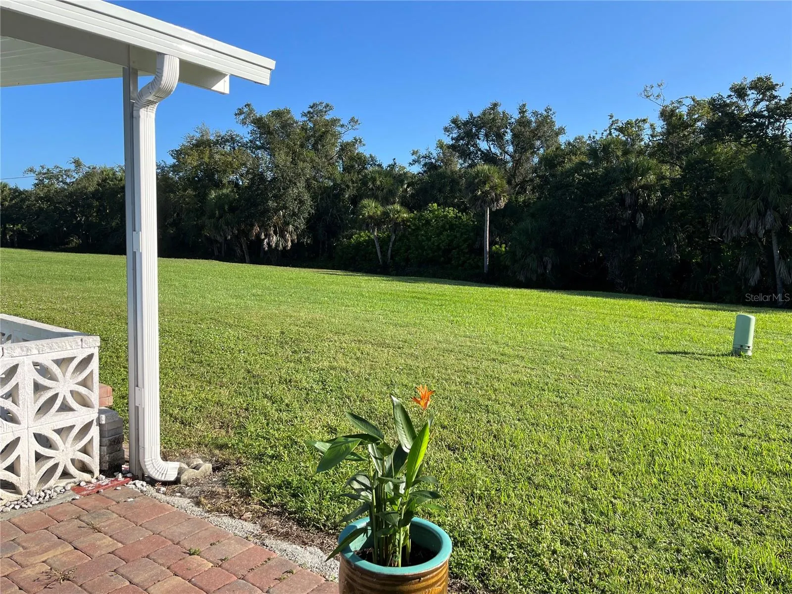 826 JOLANDA CIR
