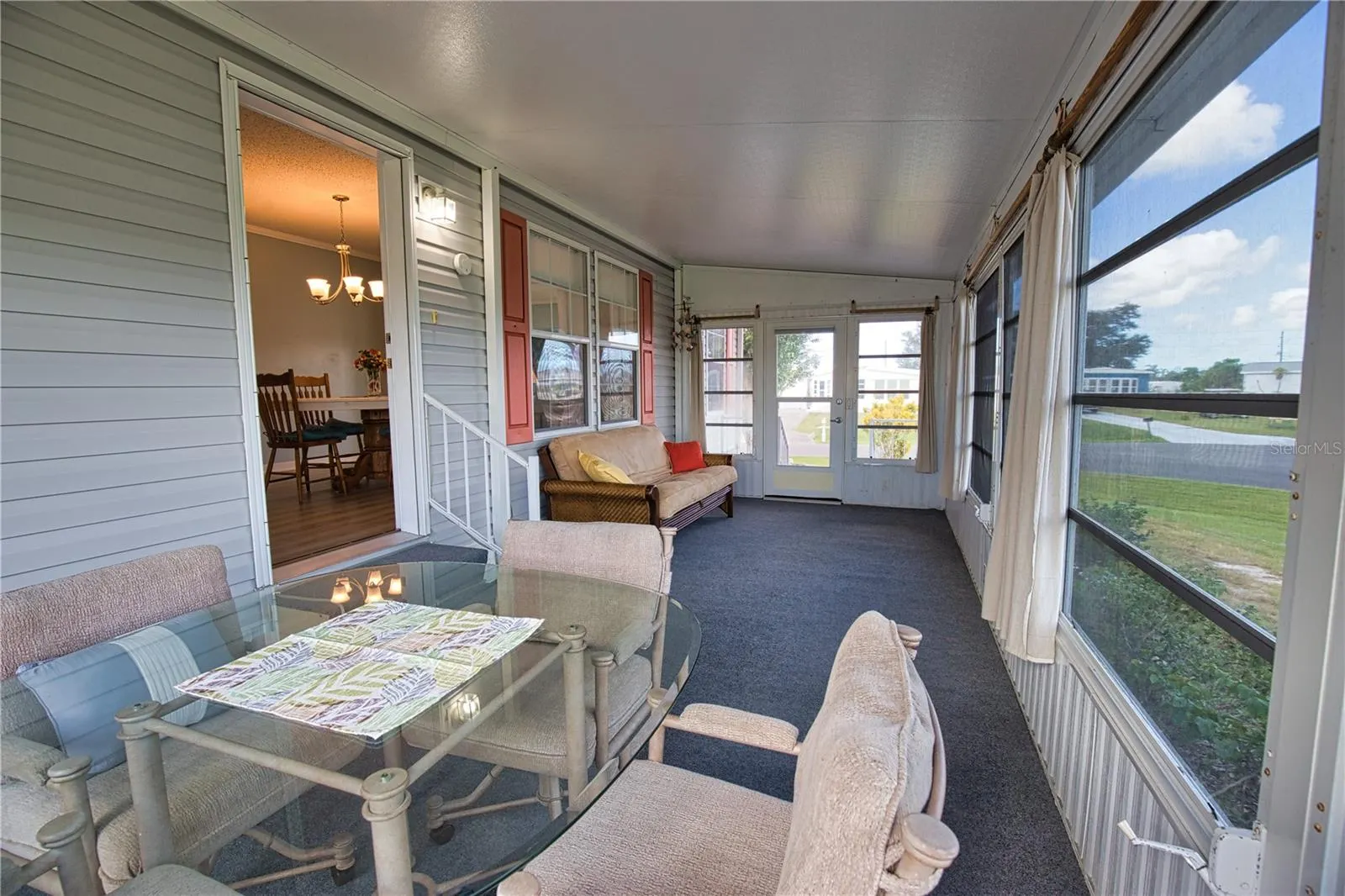 1555 SANDERLING DR