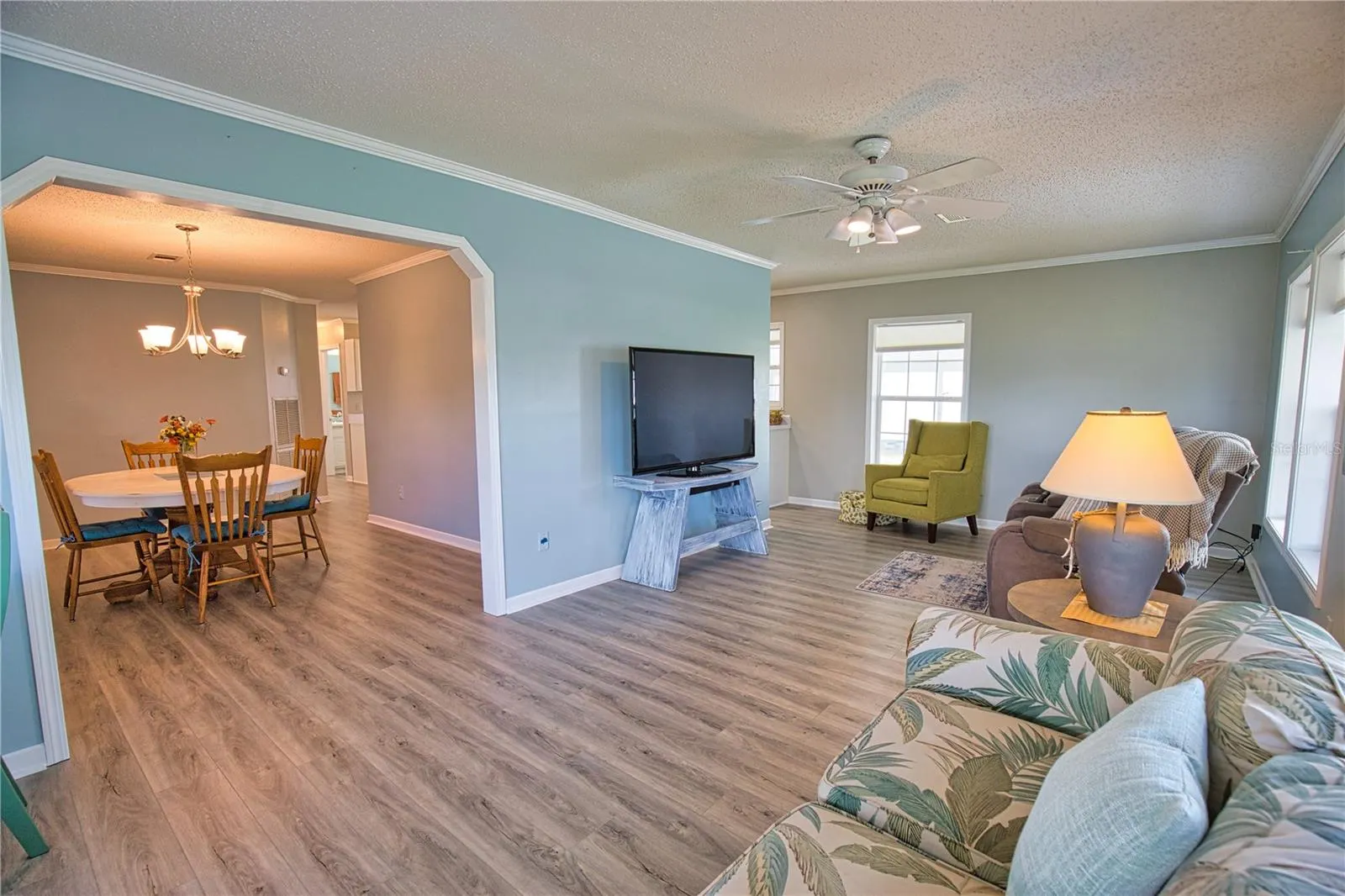 1555 SANDERLING DR