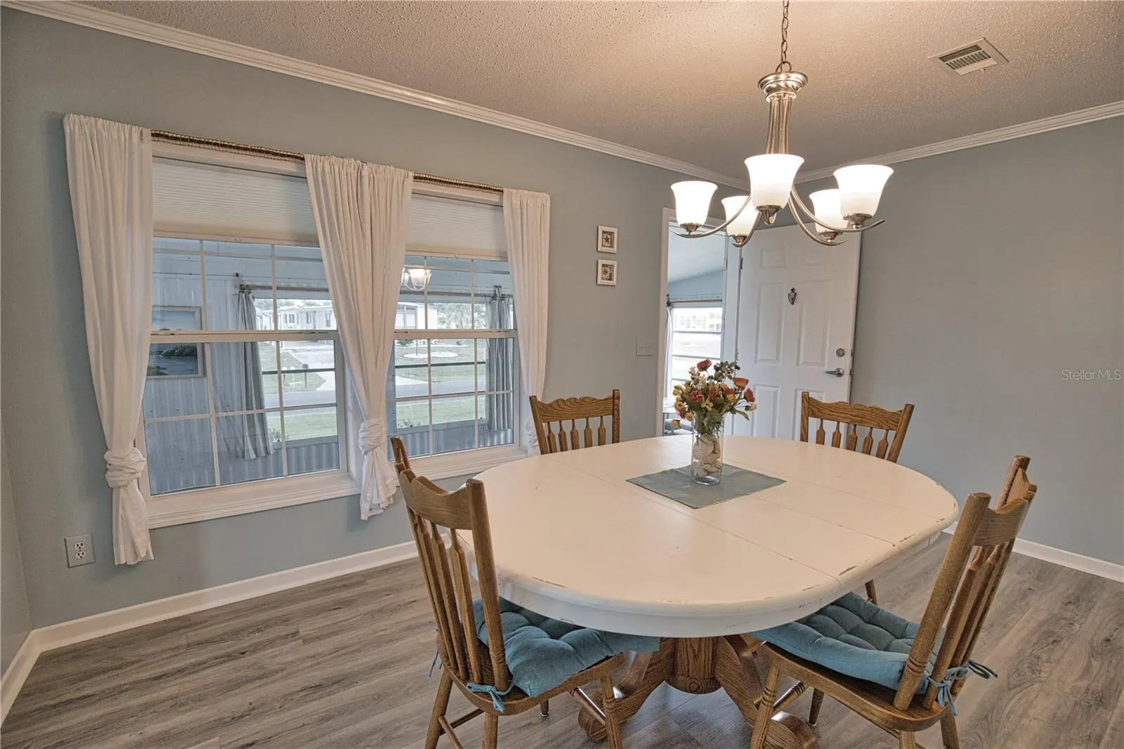 1555 SANDERLING DR