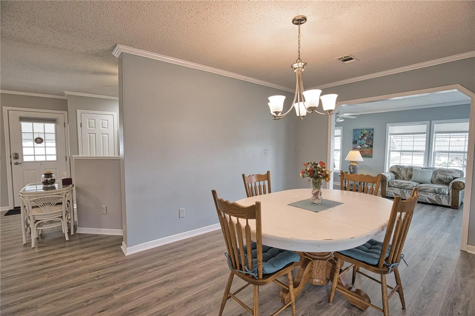 1555 SANDERLING DR
