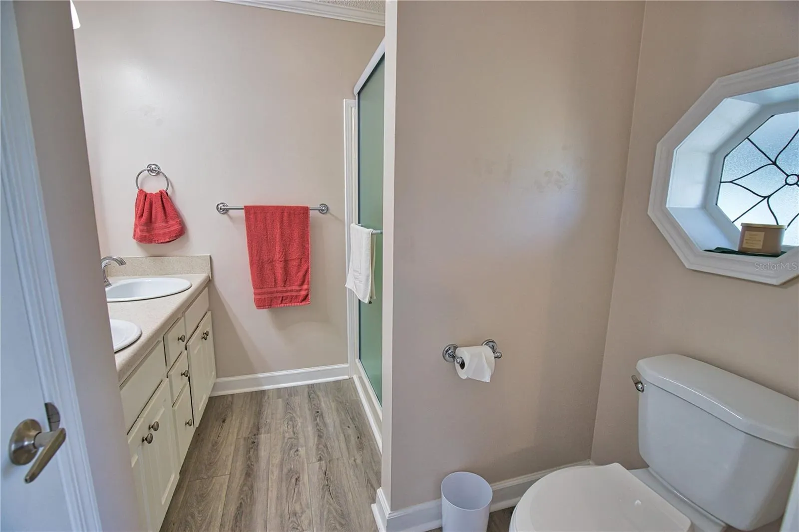 1555 SANDERLING DR